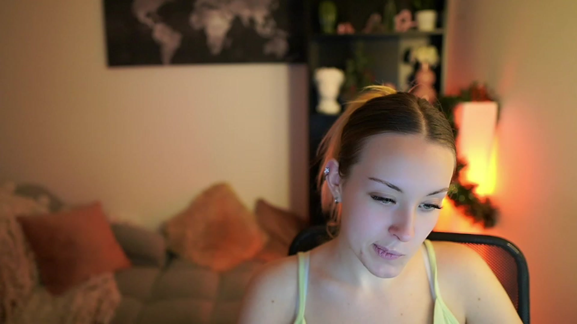 Gallery image thumbnail from Brooklyn_Ch's myfreecams stream on, 12/17/2023, 19:10 image 6 of 20