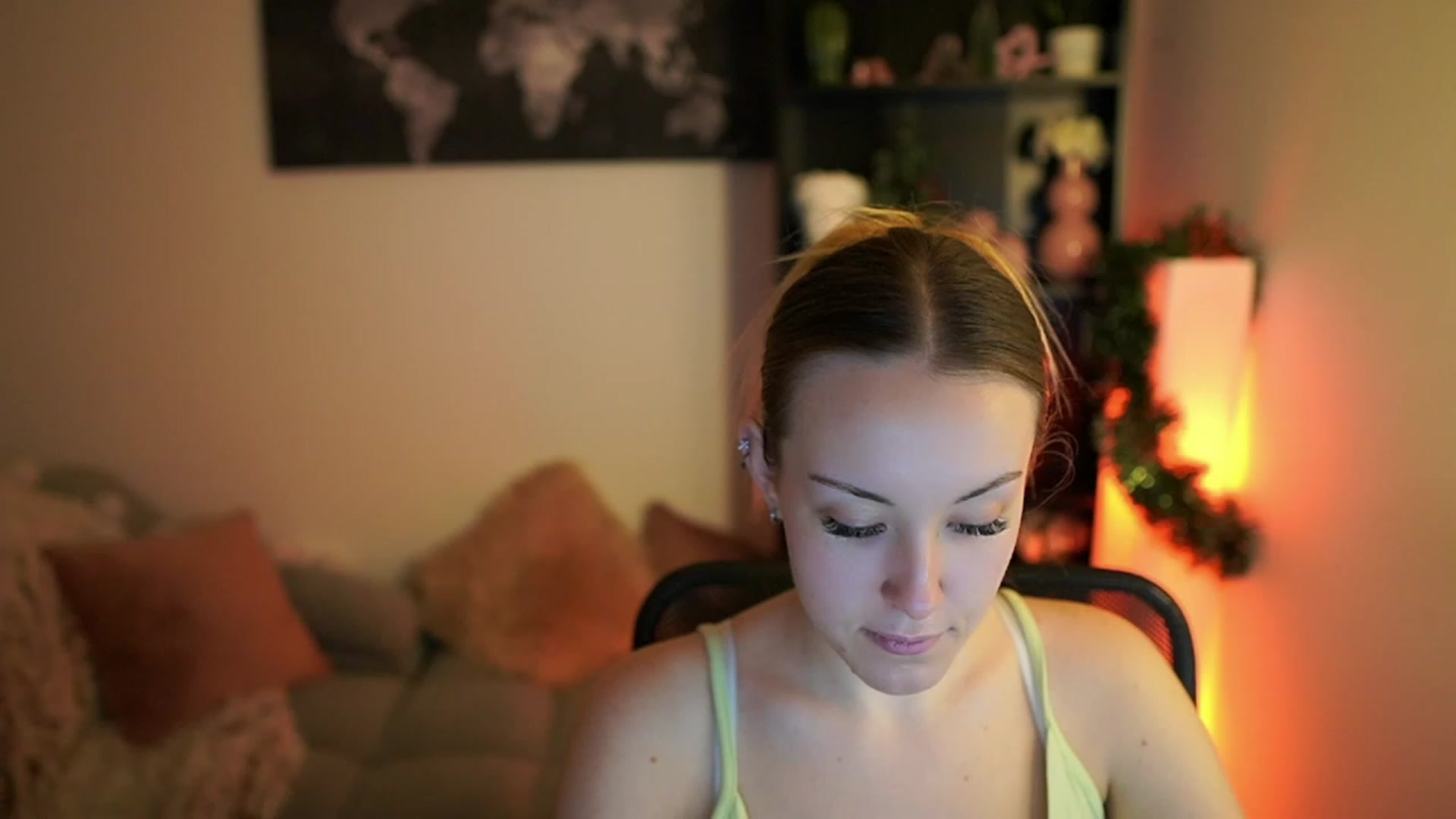 Gallery image thumbnail from Brooklyn_Ch's myfreecams stream on, 12/17/2023, 19:10 image 1 of 20