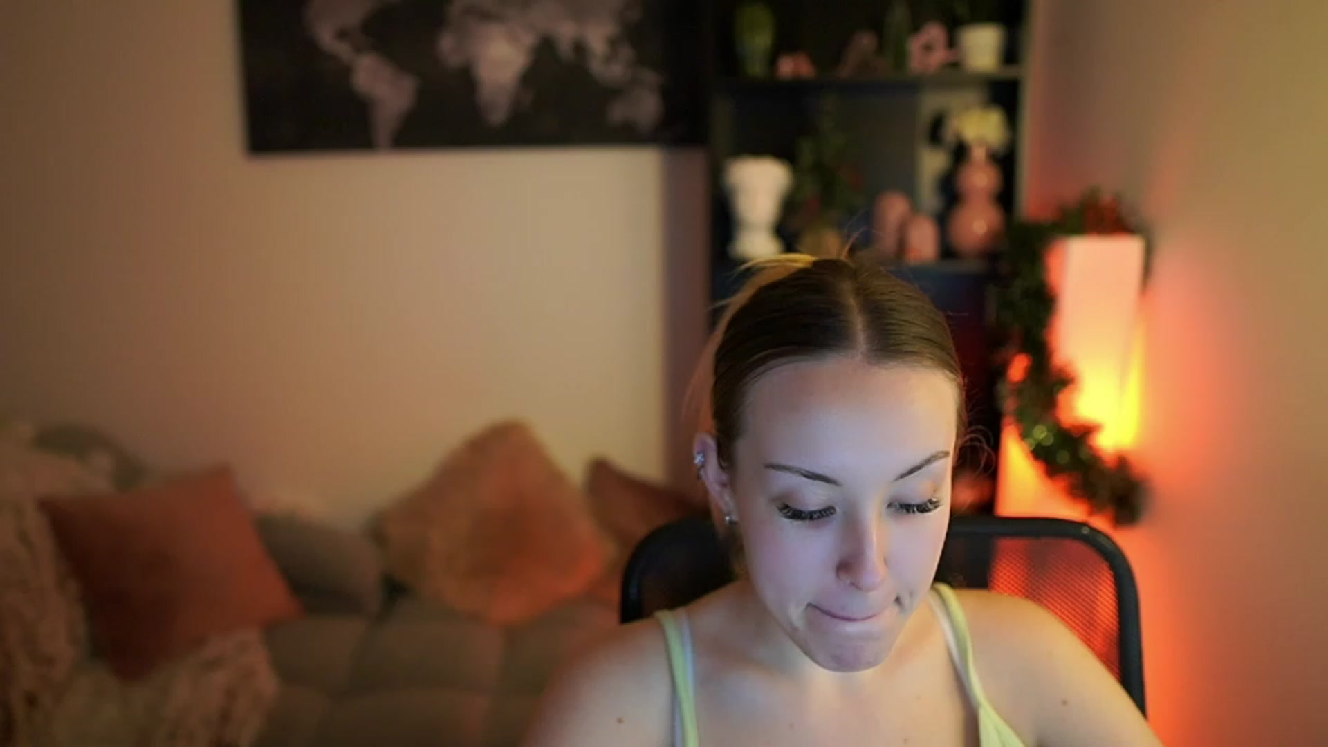 Gallery image thumbnail from Brooklyn_Ch's myfreecams stream on, 12/17/2023, 19:10 image 10 of 20