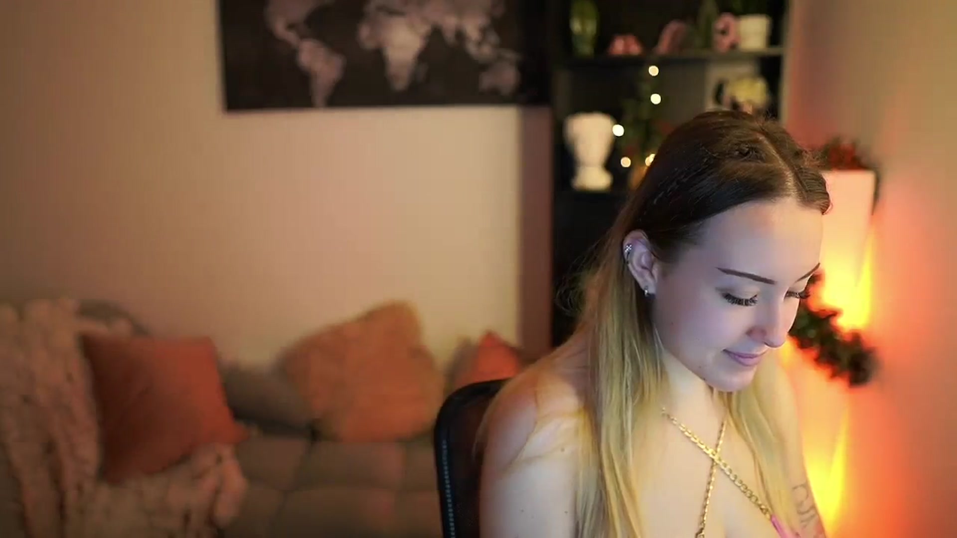 Gallery image thumbnail from Brooklyn_Ch's myfreecams stream on, 12/19/2023, 12:17 image 3 of 20