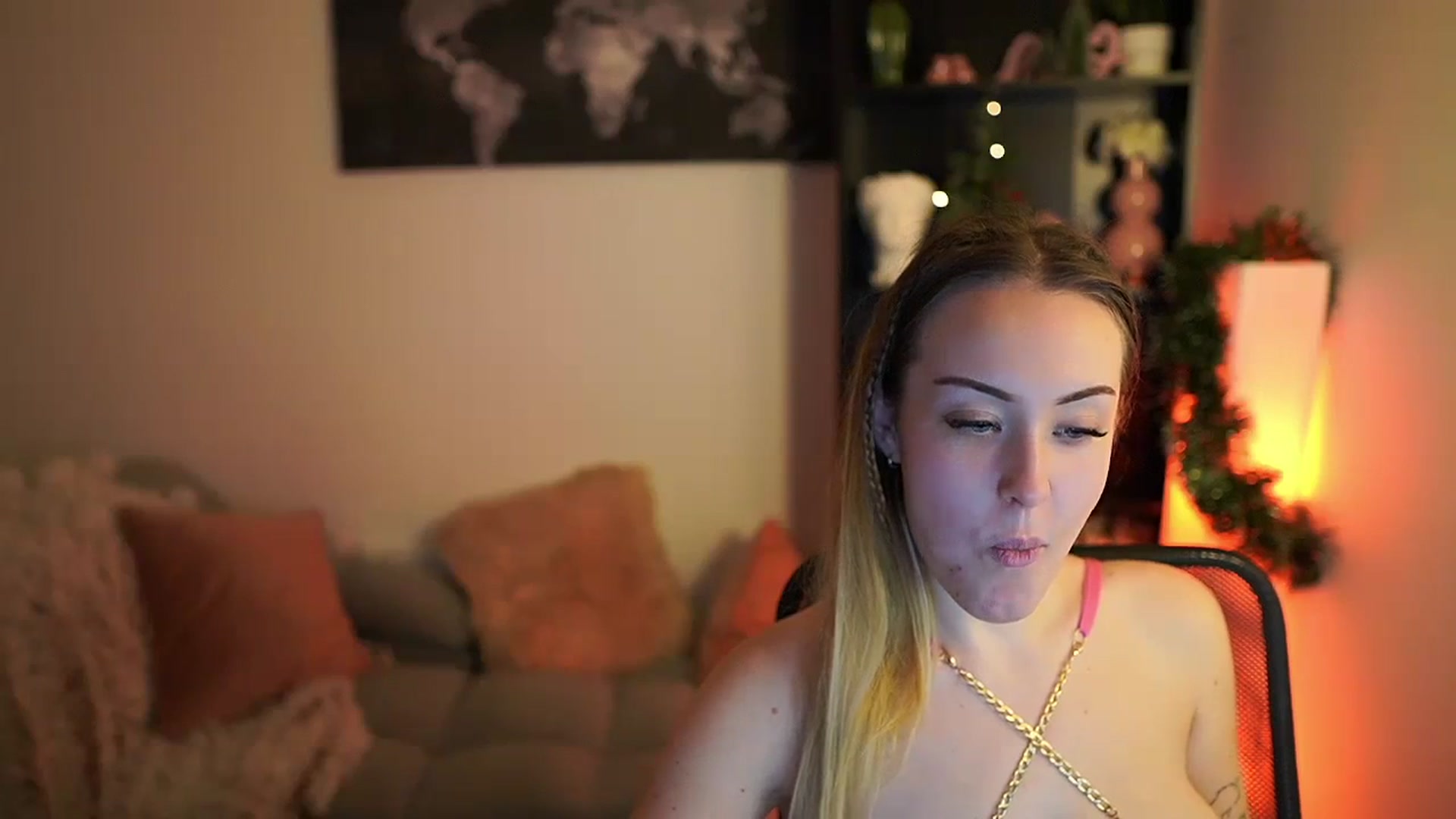 Gallery image thumbnail from Brooklyn_Ch's myfreecams stream on, 12/19/2023, 14:46 image 19 of 20