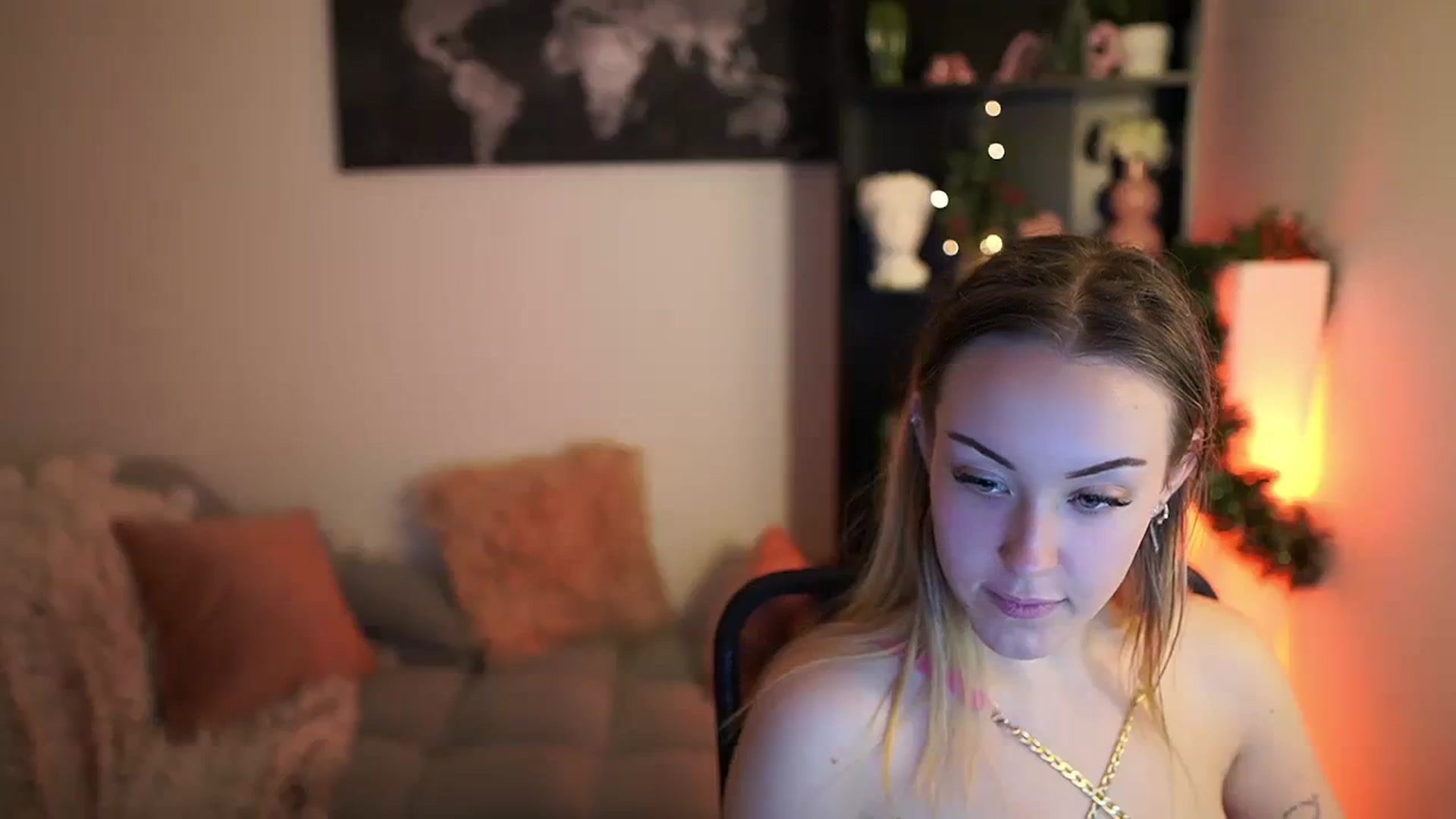 Gallery image thumbnail from Brooklyn_Ch's myfreecams stream on, 12/19/2023, 16:01 image 3 of 20