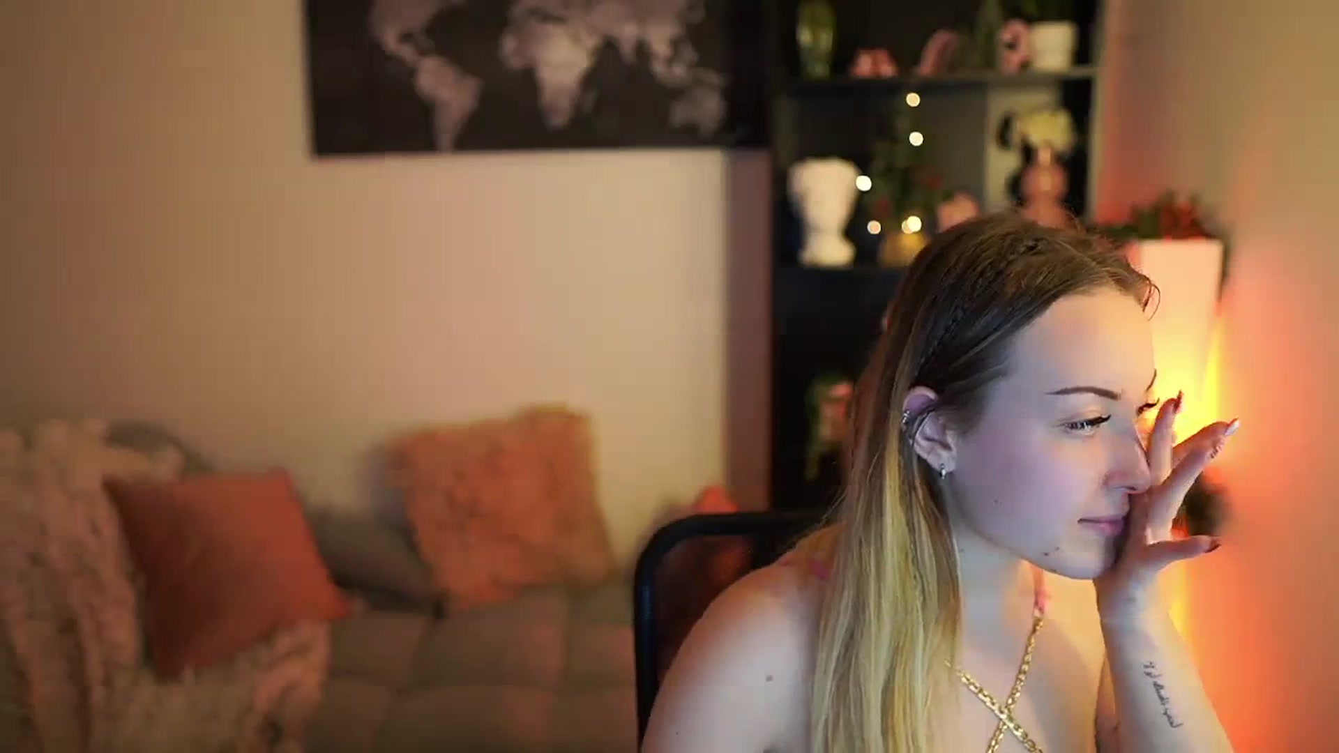 Gallery image thumbnail from Brooklyn_Ch's myfreecams stream on, 12/19/2023, 16:01 image 17 of 20
