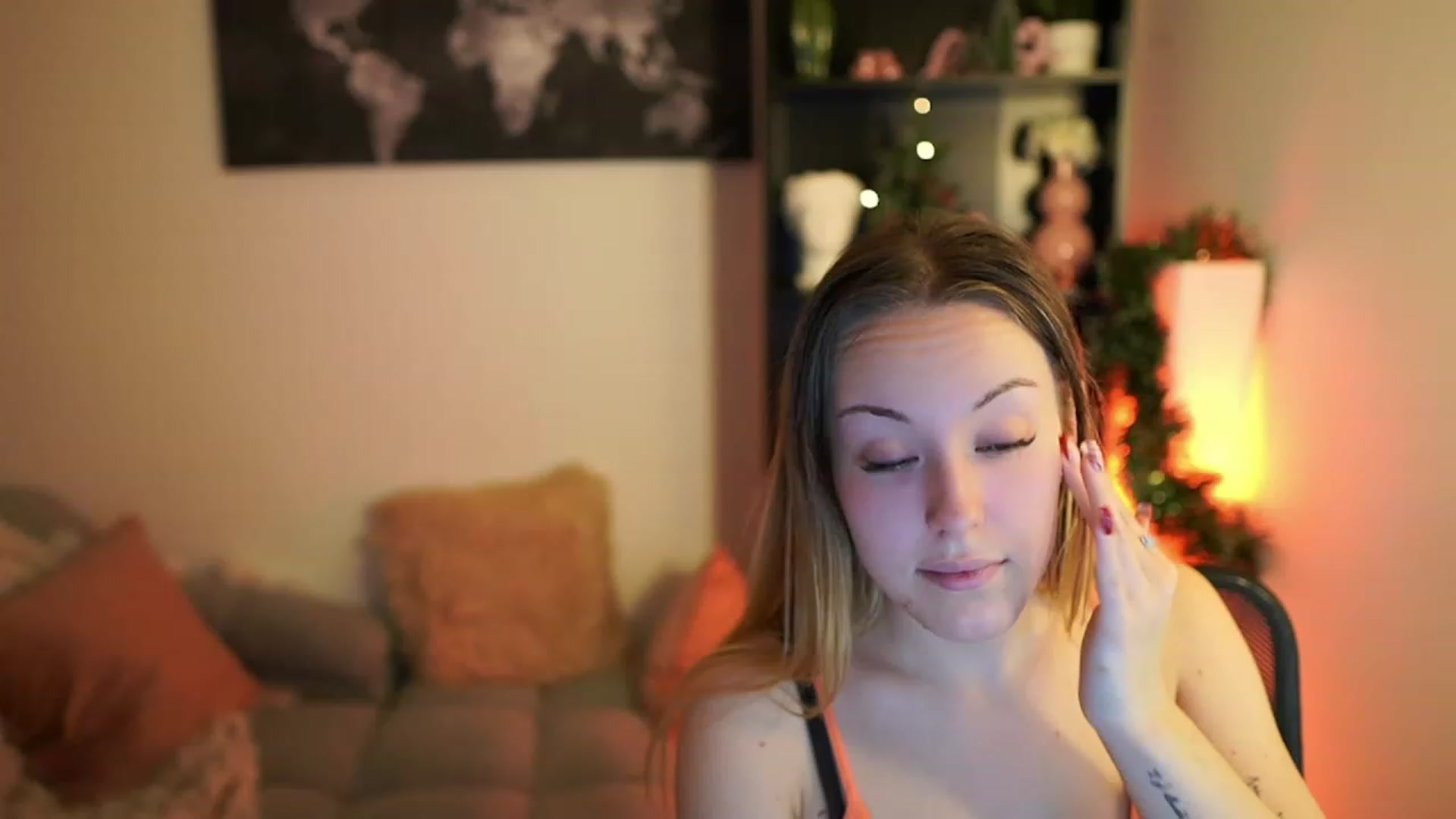 Gallery image thumbnail from Brooklyn_Ch's myfreecams stream on, 12/20/2023, 15:35 image 14 of 20
