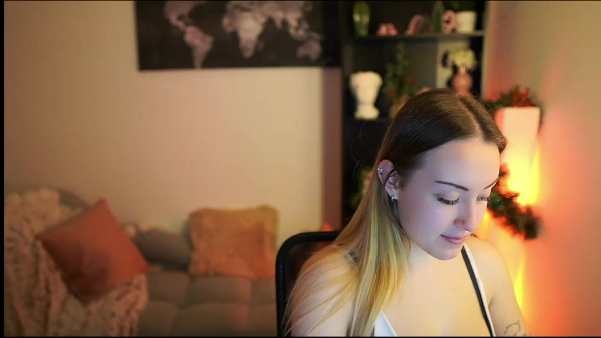 Gallery image thumbnail from Brooklyn_Ch's myfreecams stream on, 12/27/2023, 11:30 image 16 of 20