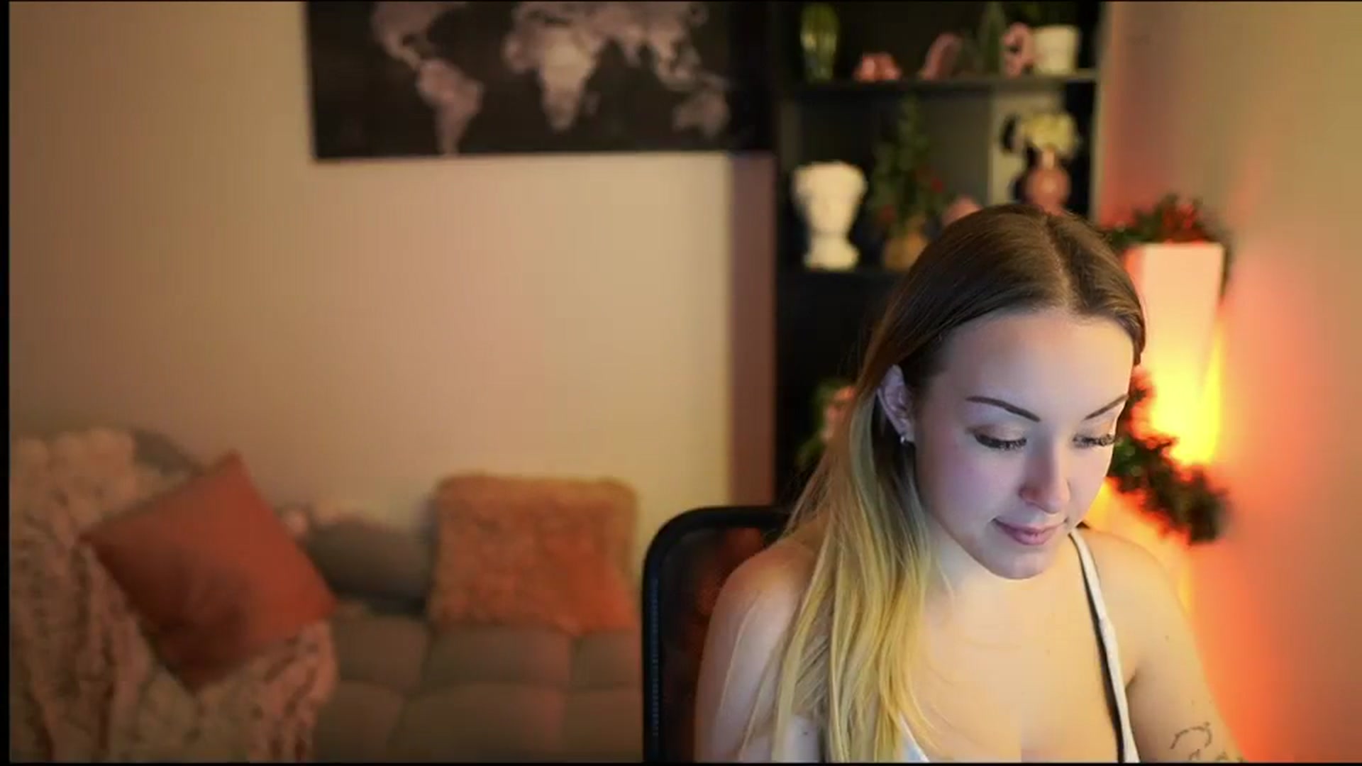 Gallery image thumbnail from Brooklyn_Ch's myfreecams stream on, 12/27/2023, 14:45 image 17 of 20