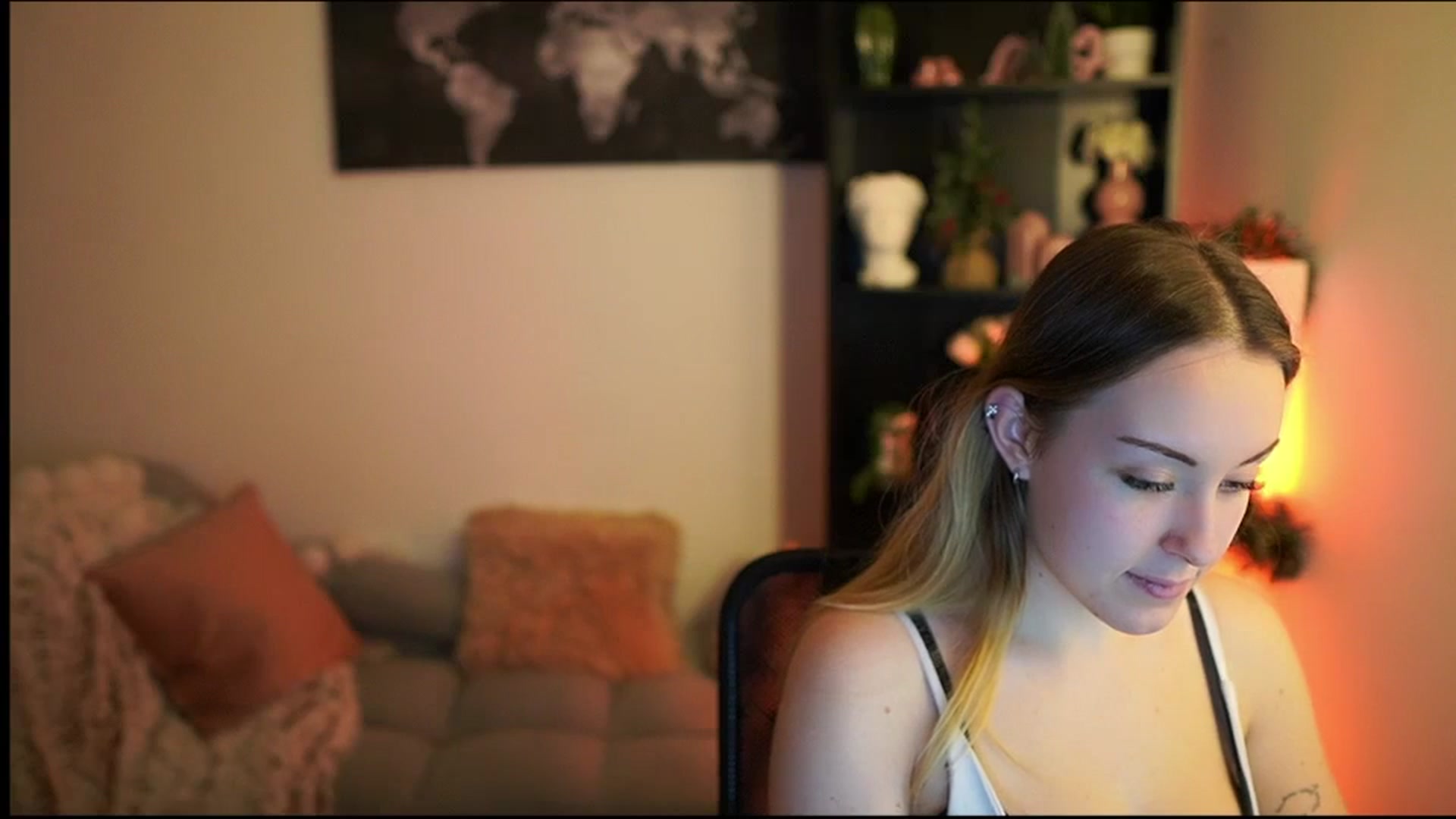 Gallery image thumbnail from Brooklyn_Ch's myfreecams stream on, 12/27/2023, 15:38 image 17 of 20