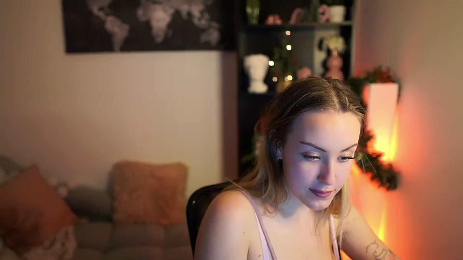 Gallery image thumbnail from Brooklyn_Ch's myfreecams stream on, 12/28/2023, 18:19 image 17 of 20