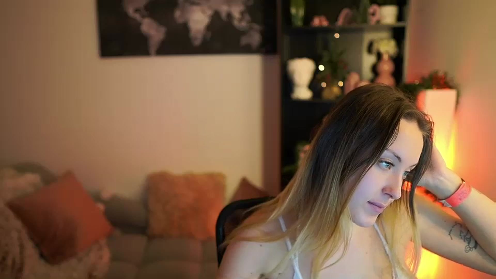 Gallery image thumbnail from Brooklyn_Ch's myfreecams stream on, 12/31/2023, 11:41 image 5 of 20