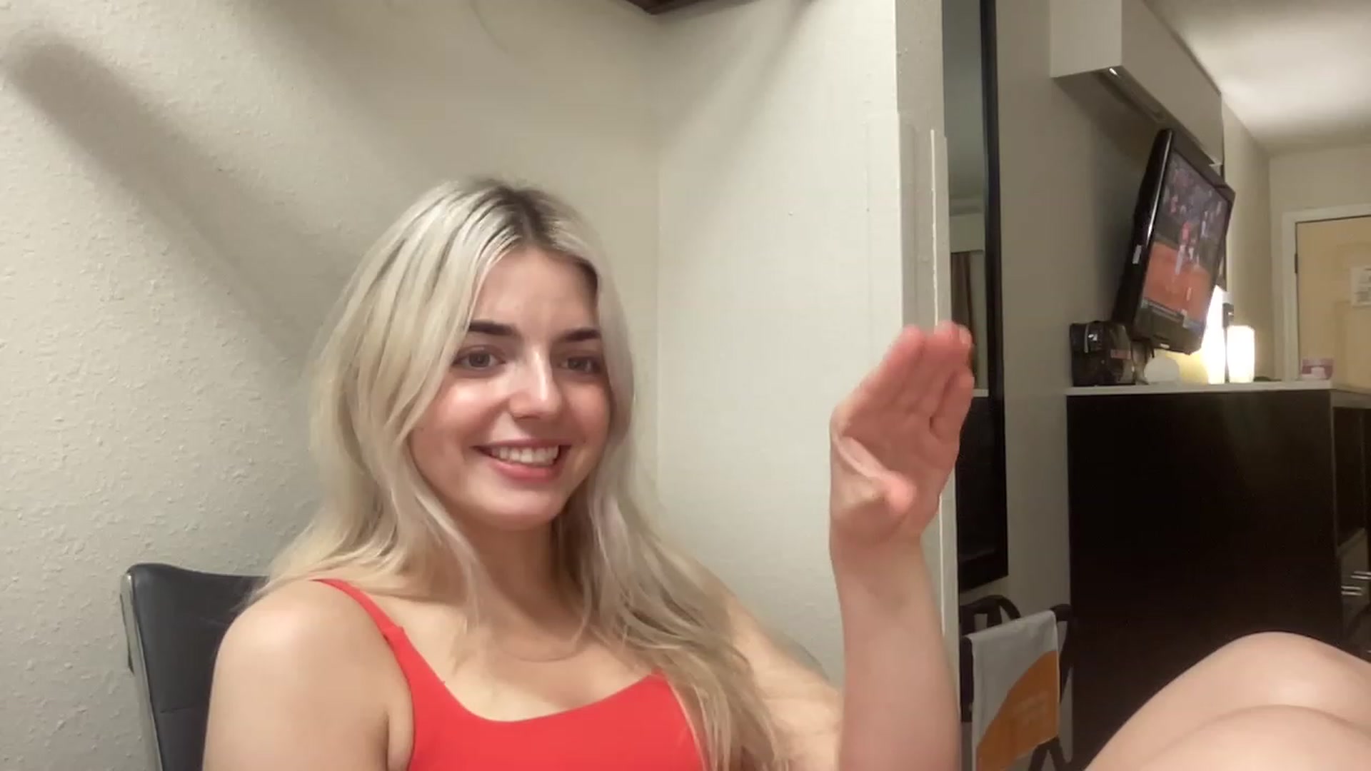 Gallery image thumbnail from Brooklynbaby5's myfreecams stream on, 04/06/2023, 23:58 image 3 of 20