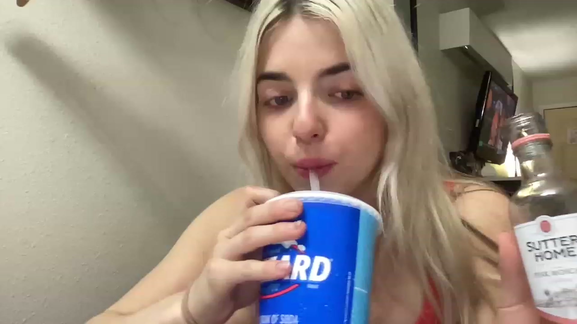 Gallery image thumbnail from Brooklynbaby5's myfreecams stream on, 04/06/2023, 23:58 image 5 of 20