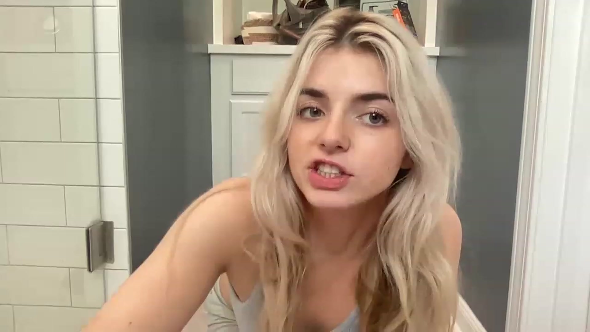 Gallery image thumbnail from Brooklynbaby5's myfreecams stream on, 04/09/2023, 19:36 image 19 of 20