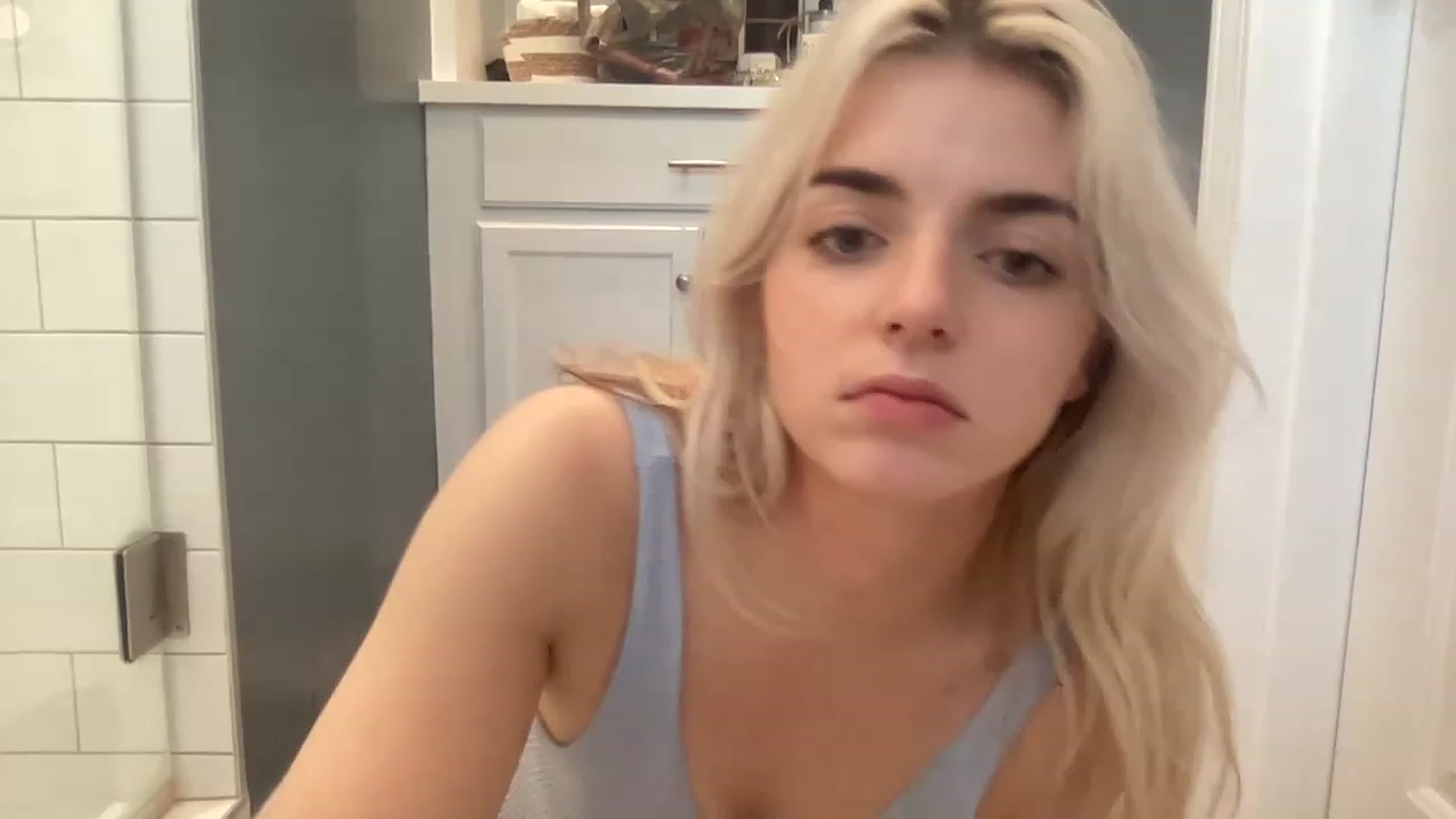 Gallery image thumbnail from Brooklynbaby5's myfreecams stream on, 04/09/2023, 21:02 image 11 of 20