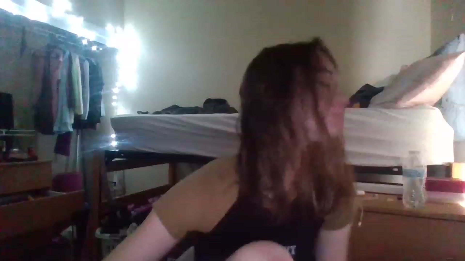 Gallery image thumbnail from Brooklyneve's myfreecams stream on, 02/06/2023, 16:31 image 16 of 20