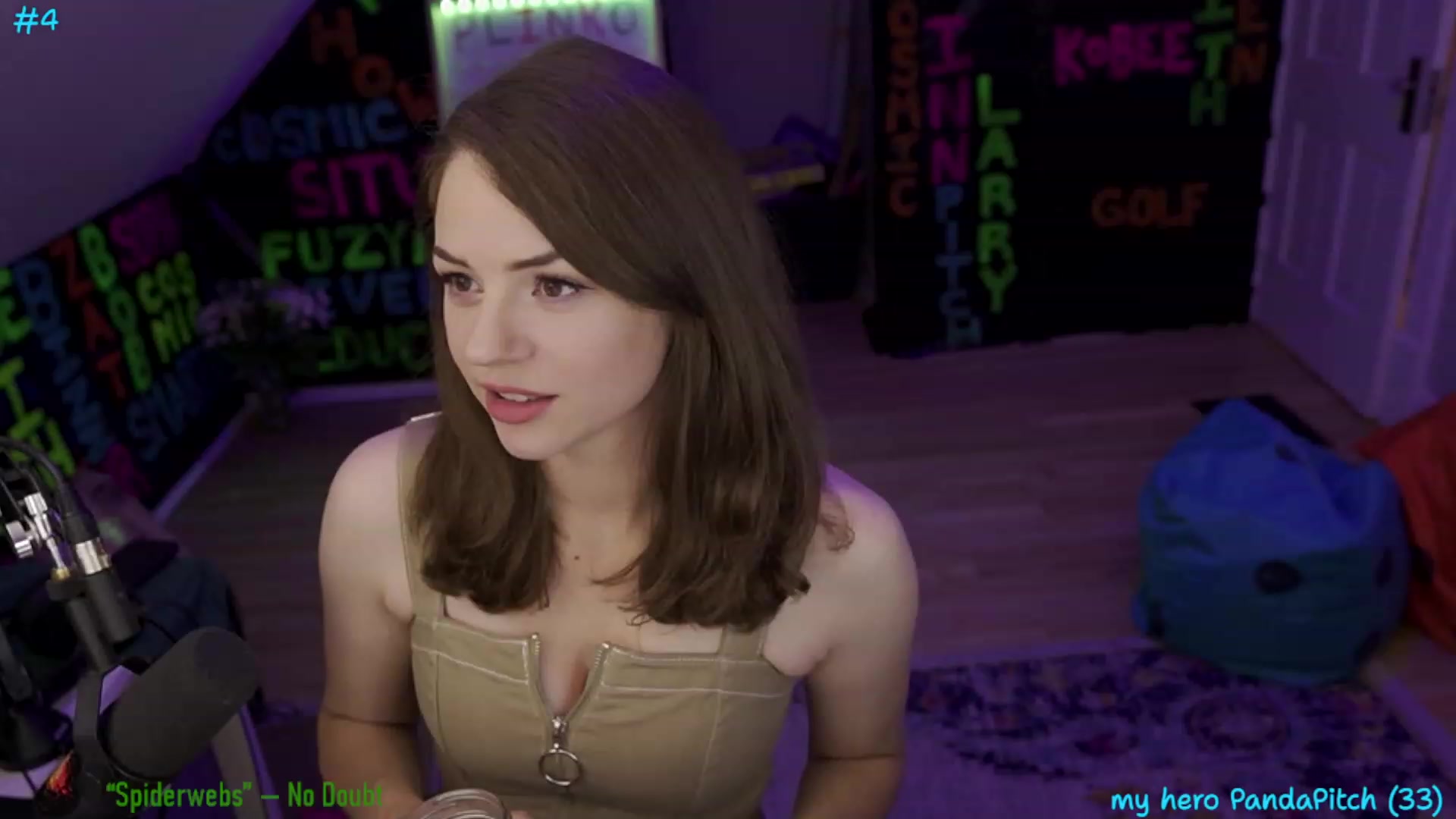 Gallery image thumbnail from BrophiesDom's myfreecams stream on, 07/19/2023, 05:09 image 17 of 20