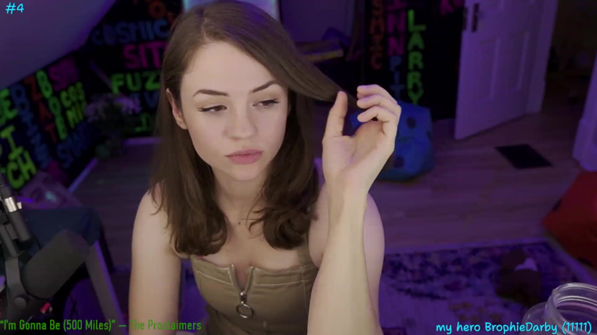 Gallery image thumbnail from BrophiesDom's myfreecams stream on, 07/19/2023, 10:53 image 17 of 20
