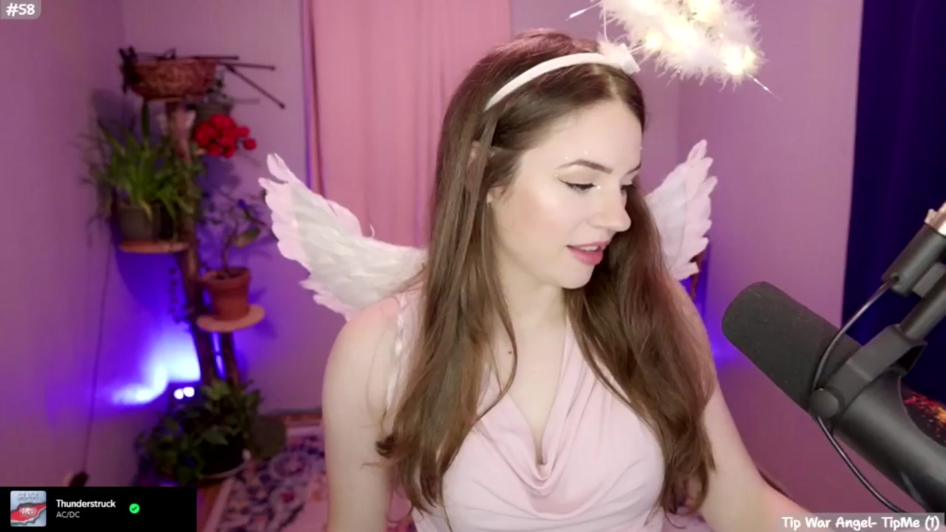 Gallery image thumbnail from Brophietopia's myfreecams stream on, 10/16/2025, 04:46 image 1 of 20