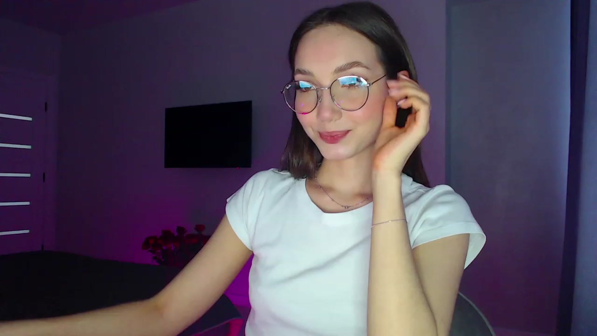 Gallery image thumbnail from Browncat04's myfreecams stream on, 04/09/2023, 13:42 image 6 of 20