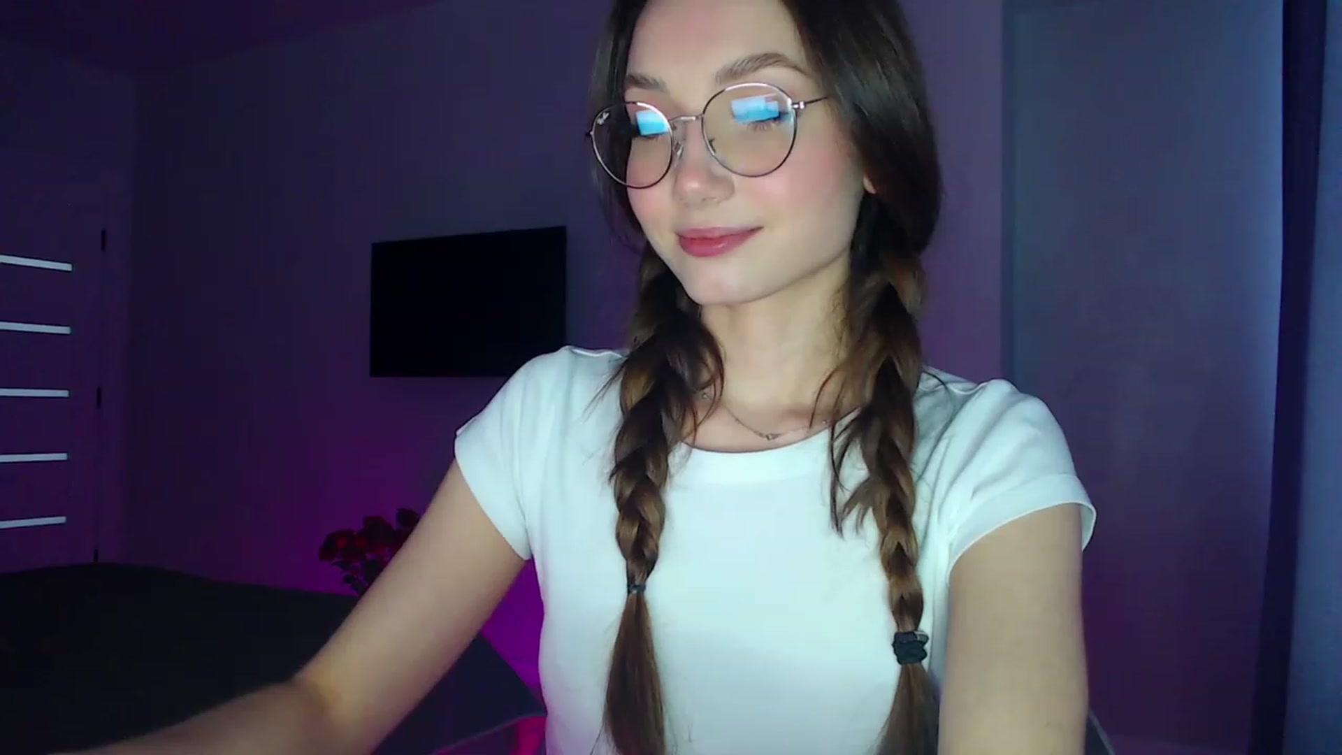 Gallery image thumbnail from Browncat04's myfreecams stream on, 04/09/2023, 13:42 image 3 of 20