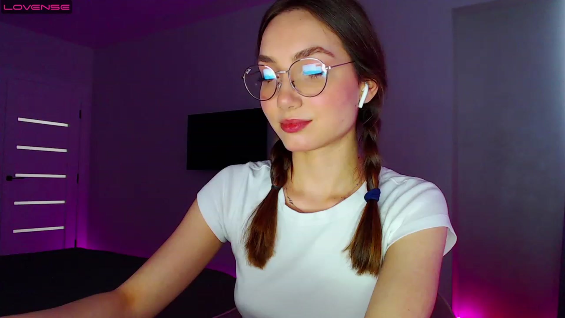 Gallery image thumbnail from Browncat04's myfreecams stream on, 05/24/2023, 12:36 image 4 of 20