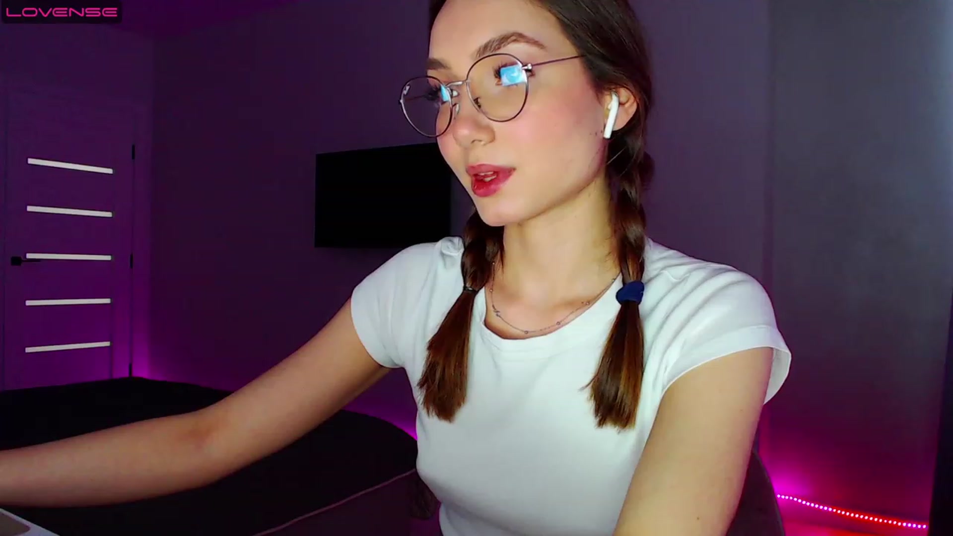 Gallery image thumbnail from Browncat04's myfreecams stream on, 05/24/2023, 12:36 image 2 of 20