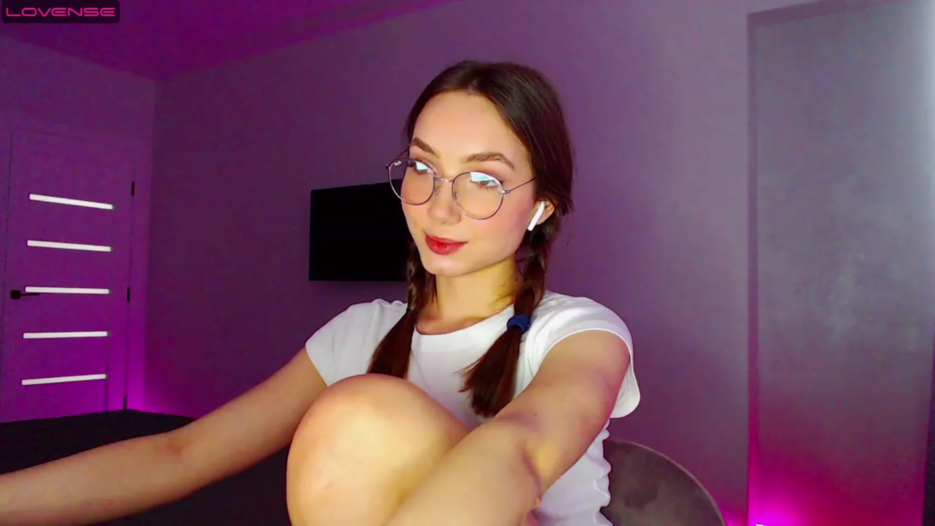 Gallery image thumbnail from Browncat04's myfreecams stream on, 05/24/2023, 12:36 image 18 of 20