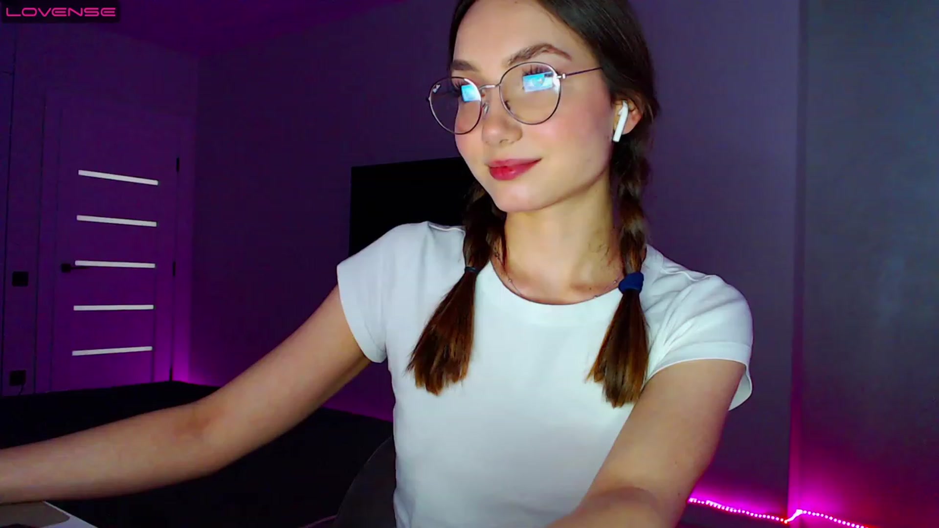 Gallery image thumbnail from Browncat04's myfreecams stream on, 05/24/2023, 13:38 image 8 of 20