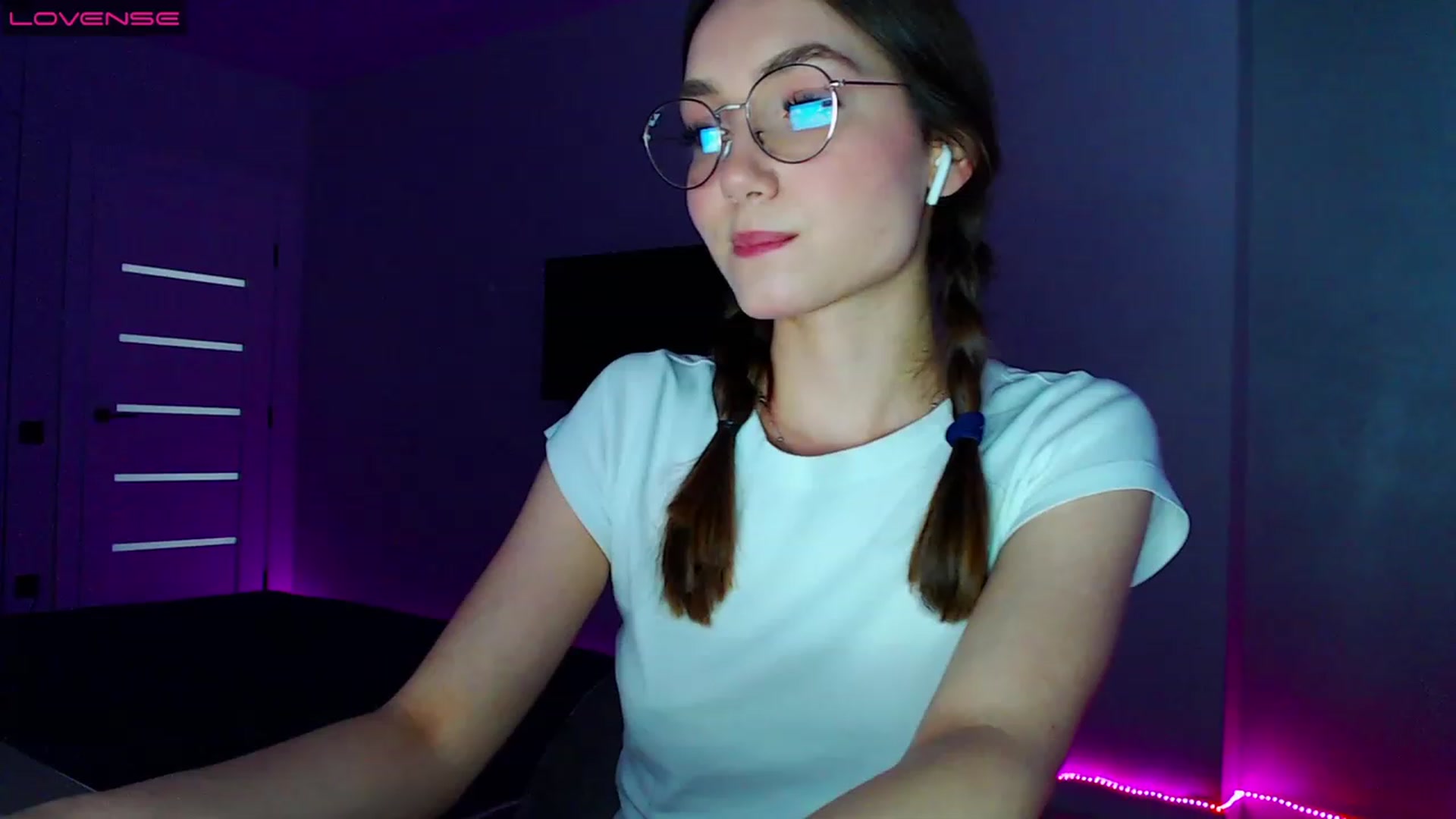 Gallery image thumbnail from Browncat04's myfreecams stream on, 05/24/2023, 13:38 image 6 of 20