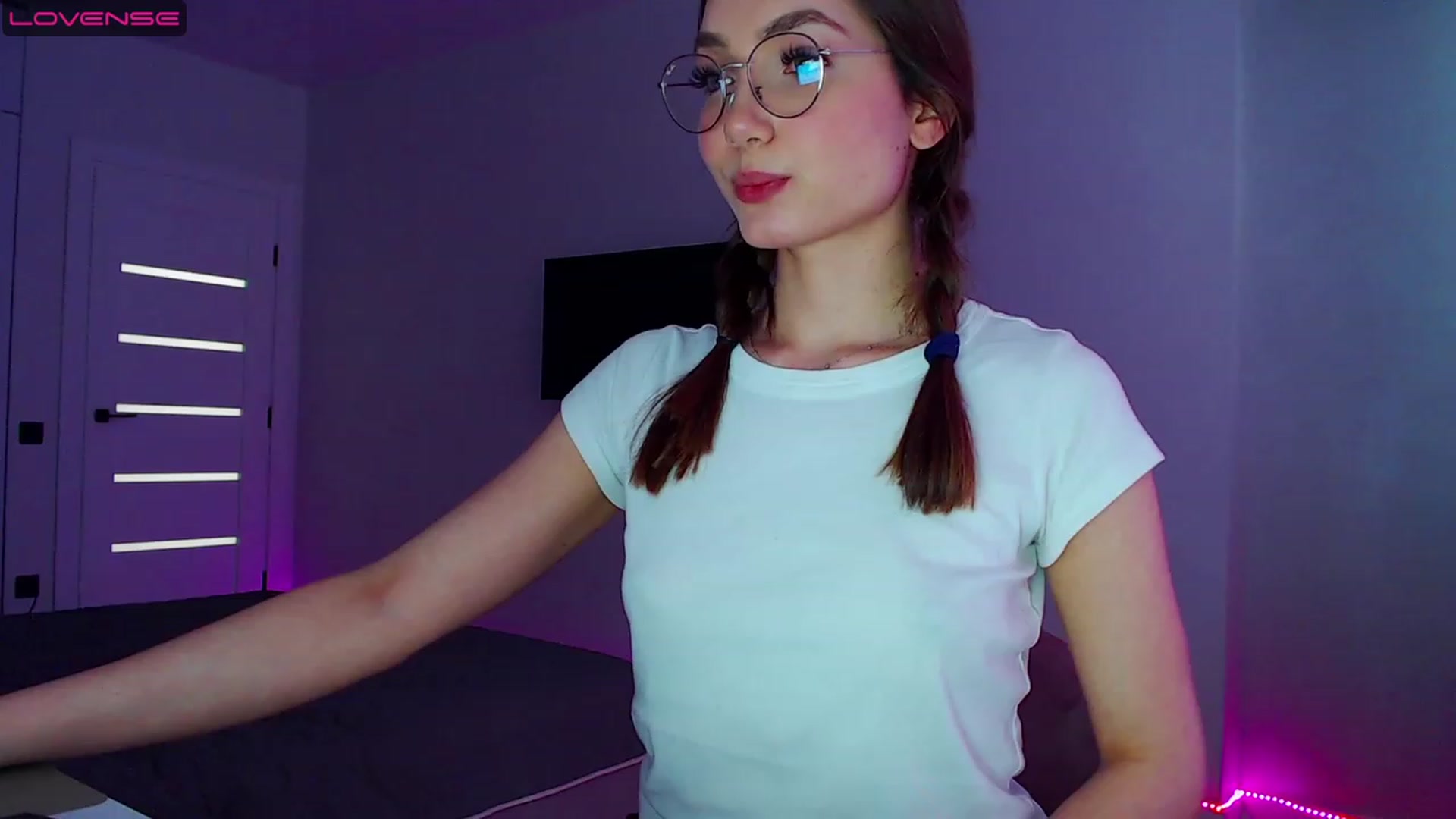 Gallery image thumbnail from Browncat04's myfreecams stream on, 05/24/2023, 14:10 image 3 of 20