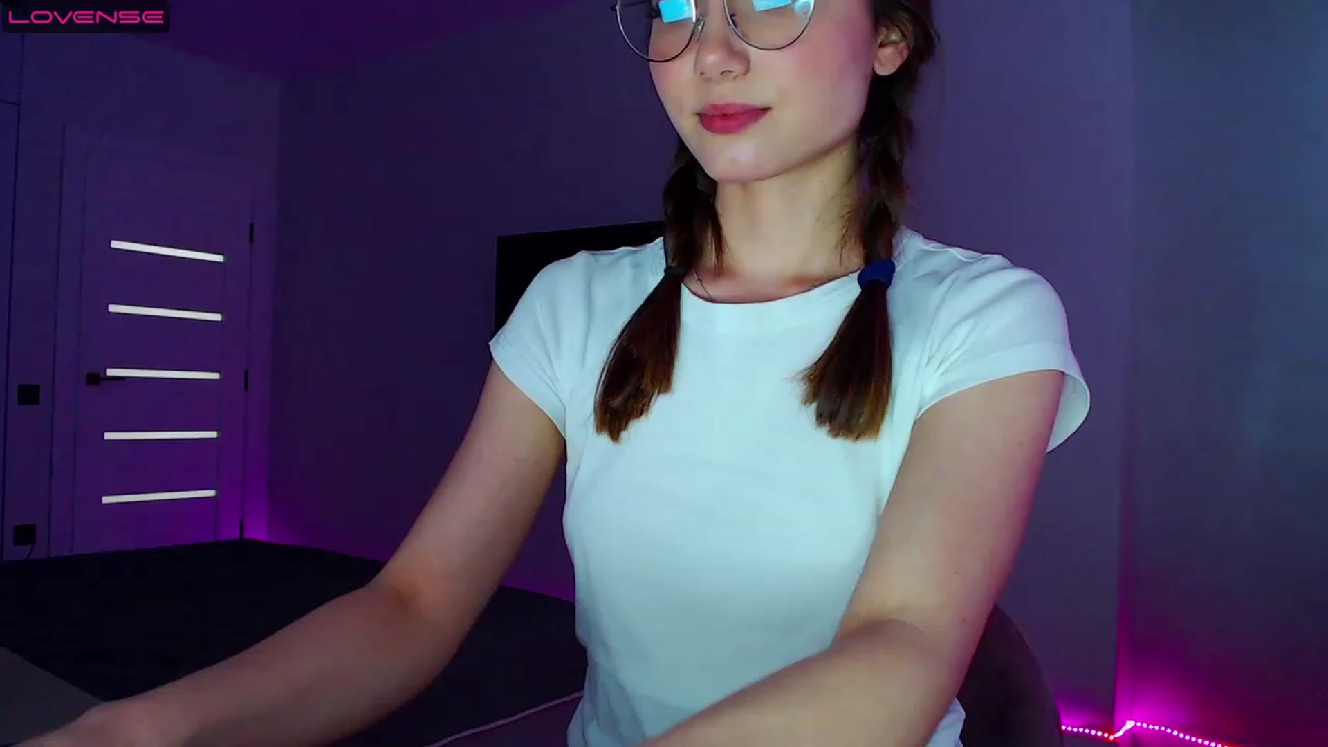 Gallery image thumbnail from Browncat04's myfreecams stream on, 05/24/2023, 14:10 image 15 of 20