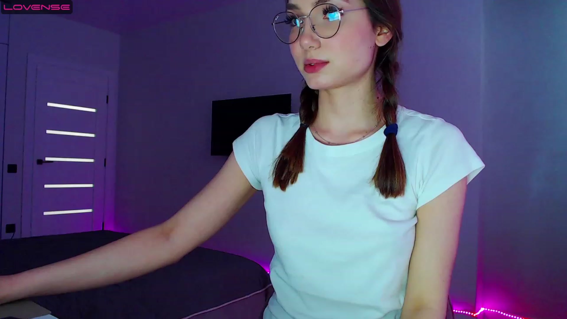 Gallery image thumbnail from Browncat04's myfreecams stream on, 05/24/2023, 14:10 image 12 of 20