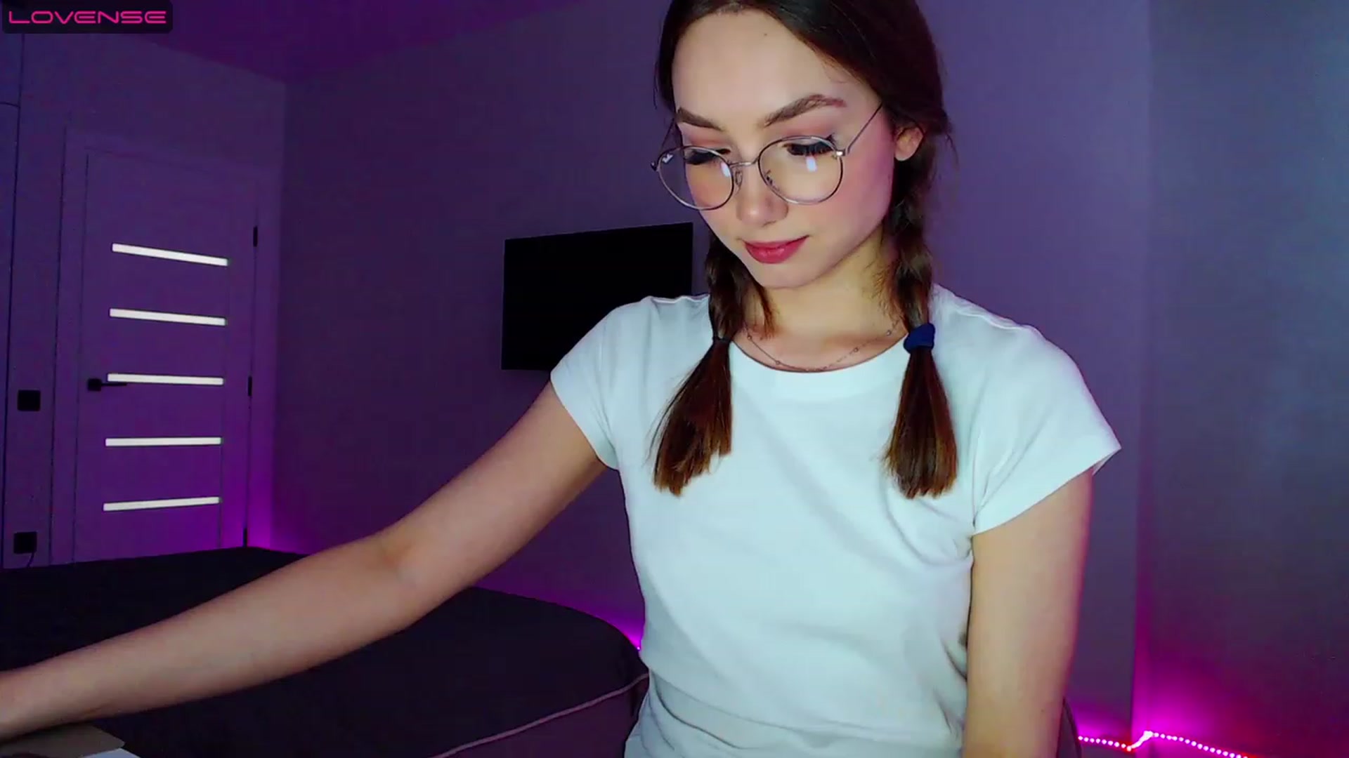 Gallery image thumbnail from Browncat04's myfreecams stream on, 05/24/2023, 14:10 image 16 of 20