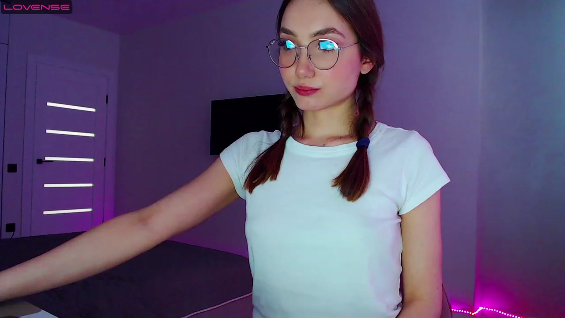 Gallery image thumbnail from Browncat04's myfreecams stream on, 05/24/2023, 14:10 image 6 of 20
