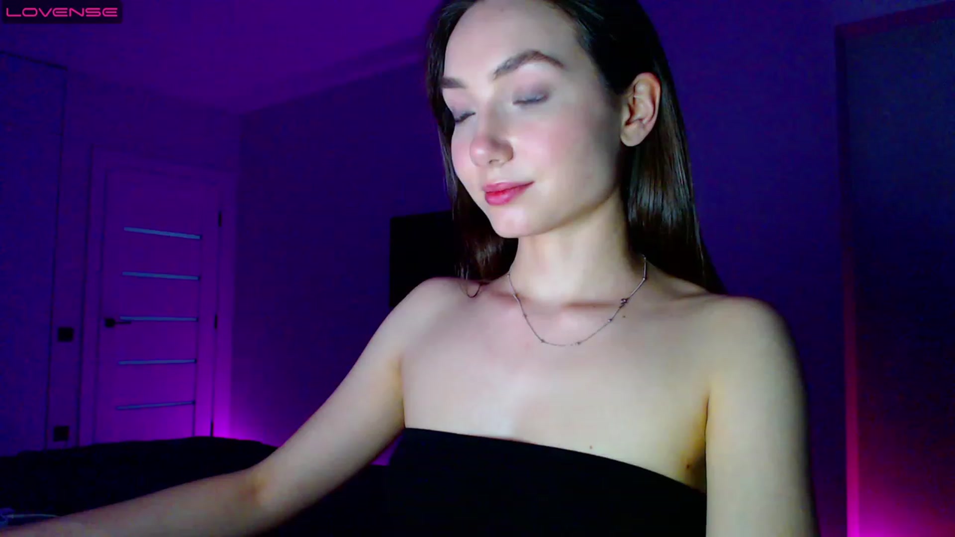 Gallery image thumbnail from Browncat04's myfreecams stream on, 05/27/2023, 17:14 image 15 of 20
