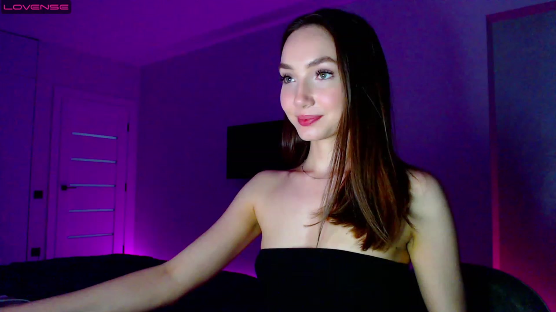 Gallery image thumbnail from Browncat04's myfreecams stream on, 05/27/2023, 17:14 image 18 of 20