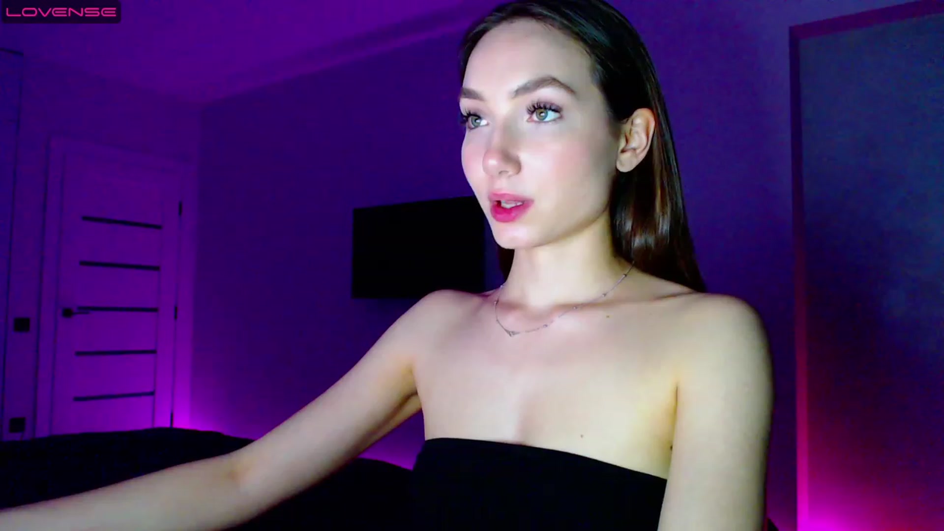 Gallery image thumbnail from Browncat04's myfreecams stream on, 05/27/2023, 18:26 image 16 of 20