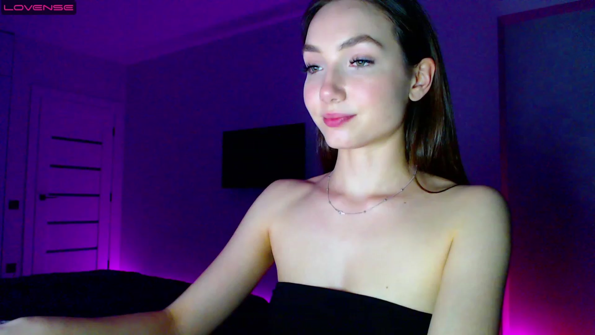 Gallery image thumbnail from Browncat04's myfreecams stream on, 05/27/2023, 18:26 image 14 of 20