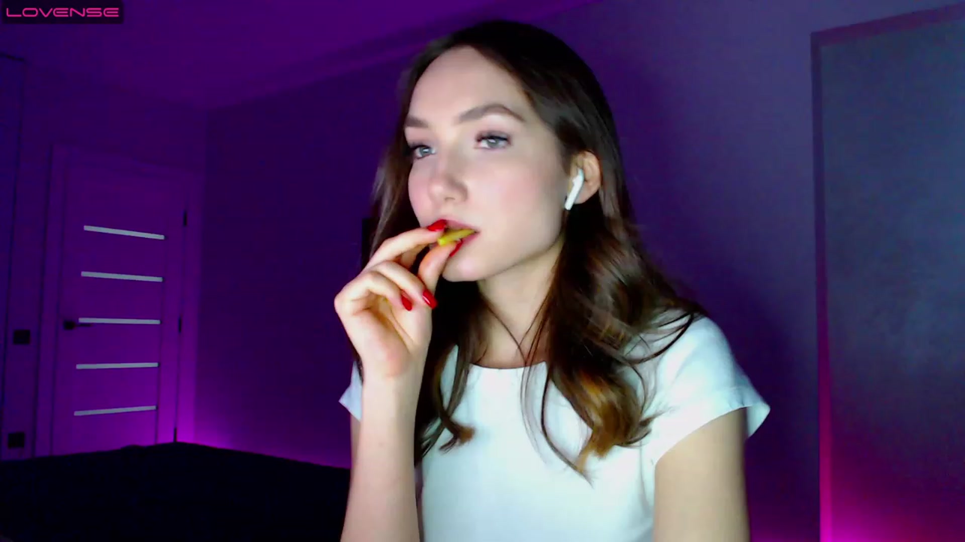Gallery image thumbnail from Browncat04's myfreecams stream on, 05/30/2023, 16:45 image 16 of 20