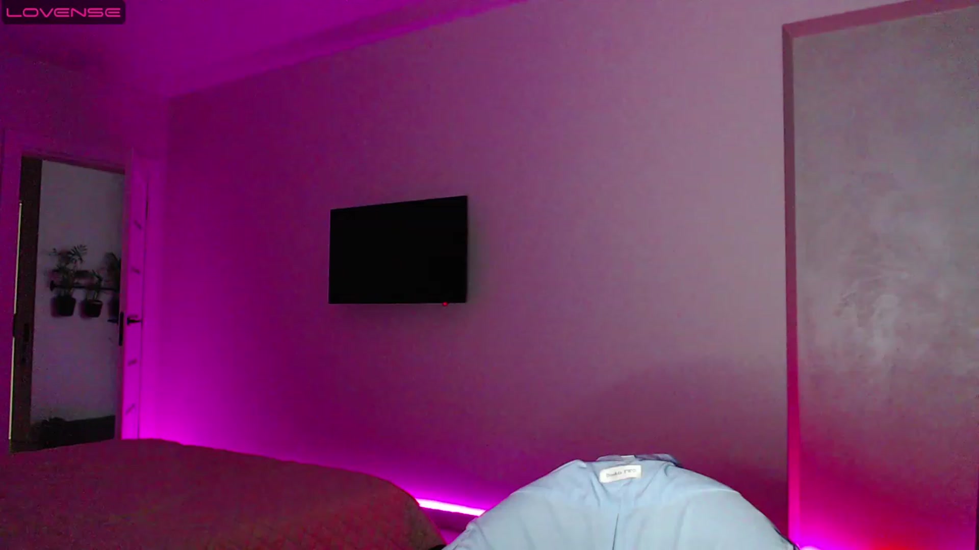 Gallery image thumbnail from Browncat04's myfreecams stream on, 06/11/2023, 17:11 image 15 of 20