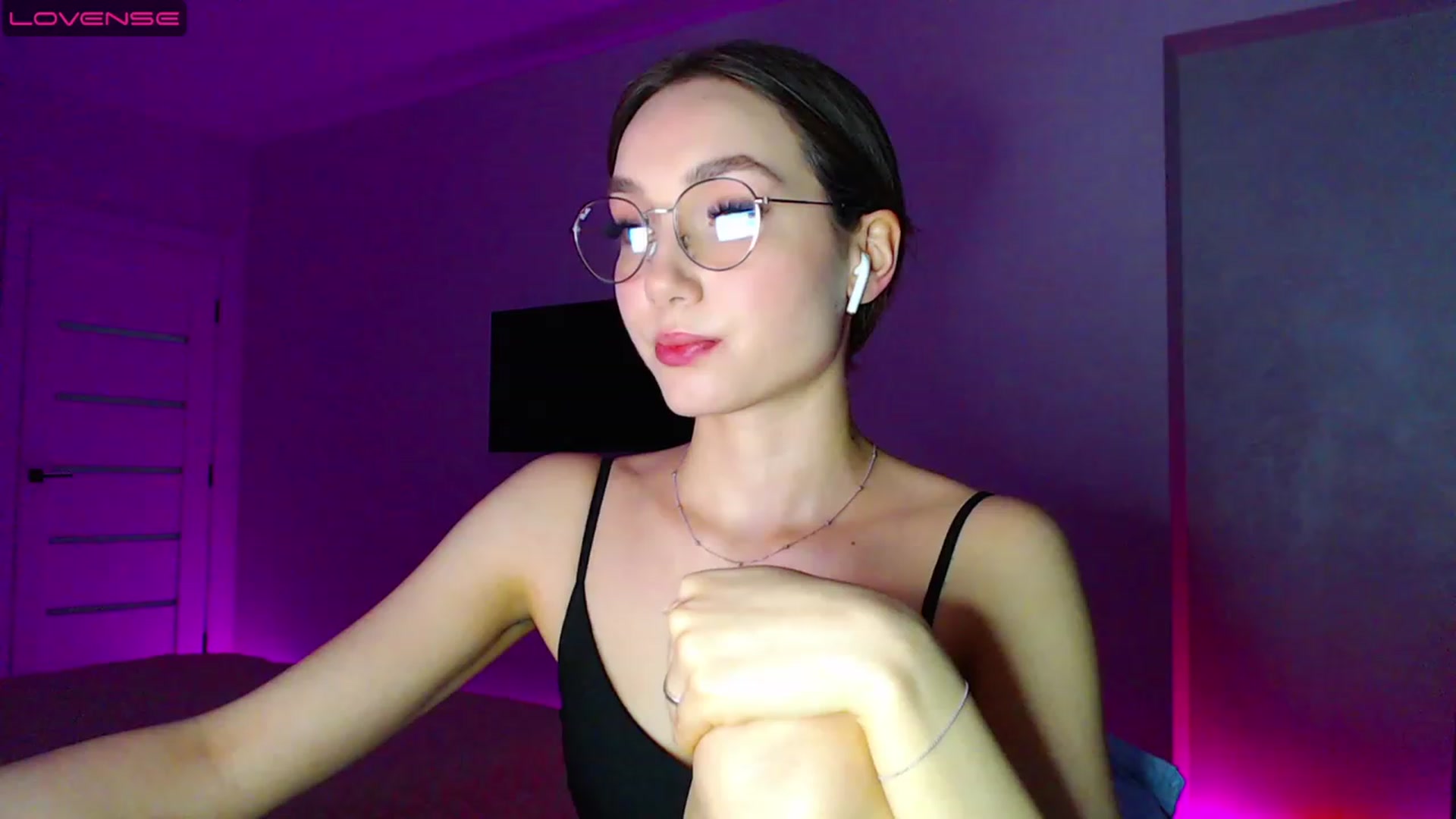 Gallery image thumbnail from Browncat04's myfreecams stream on, 06/11/2023, 17:11 image 4 of 20