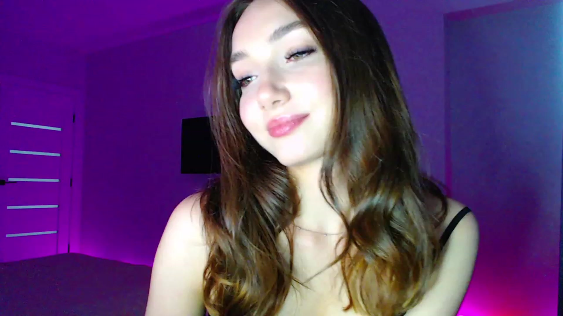 Gallery image thumbnail from Browncat04's myfreecams stream on, 06/21/2023, 17:07 image 18 of 20