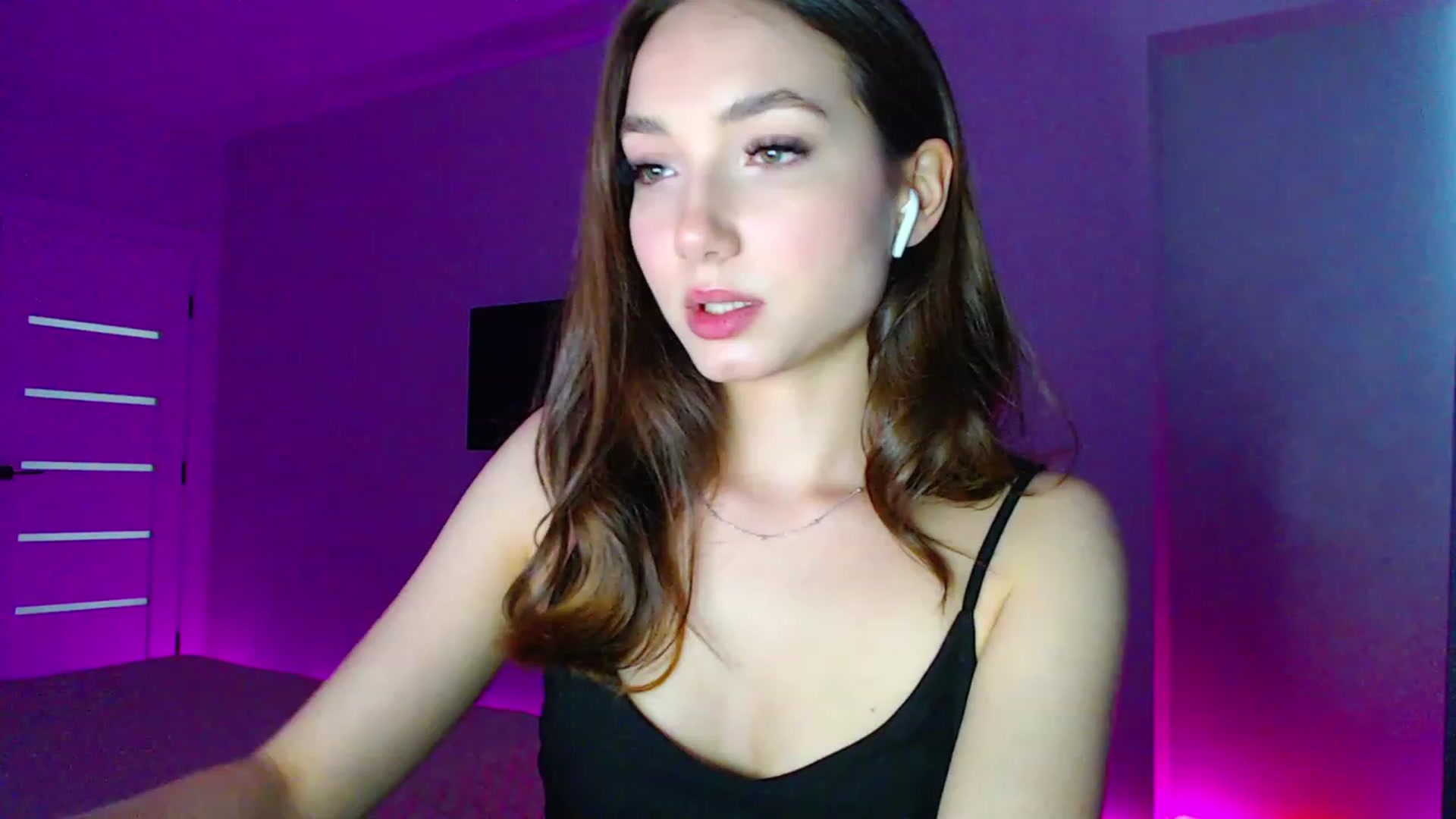 Gallery image thumbnail from Browncat04's myfreecams stream on, 06/21/2023, 17:07 image 15 of 20