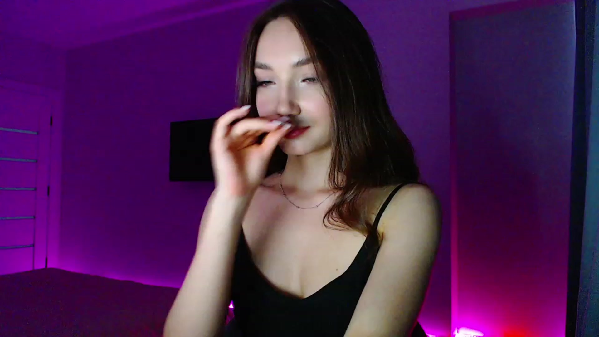 Gallery image thumbnail from Browncat04's myfreecams stream on, 06/21/2023, 18:13 image 6 of 20