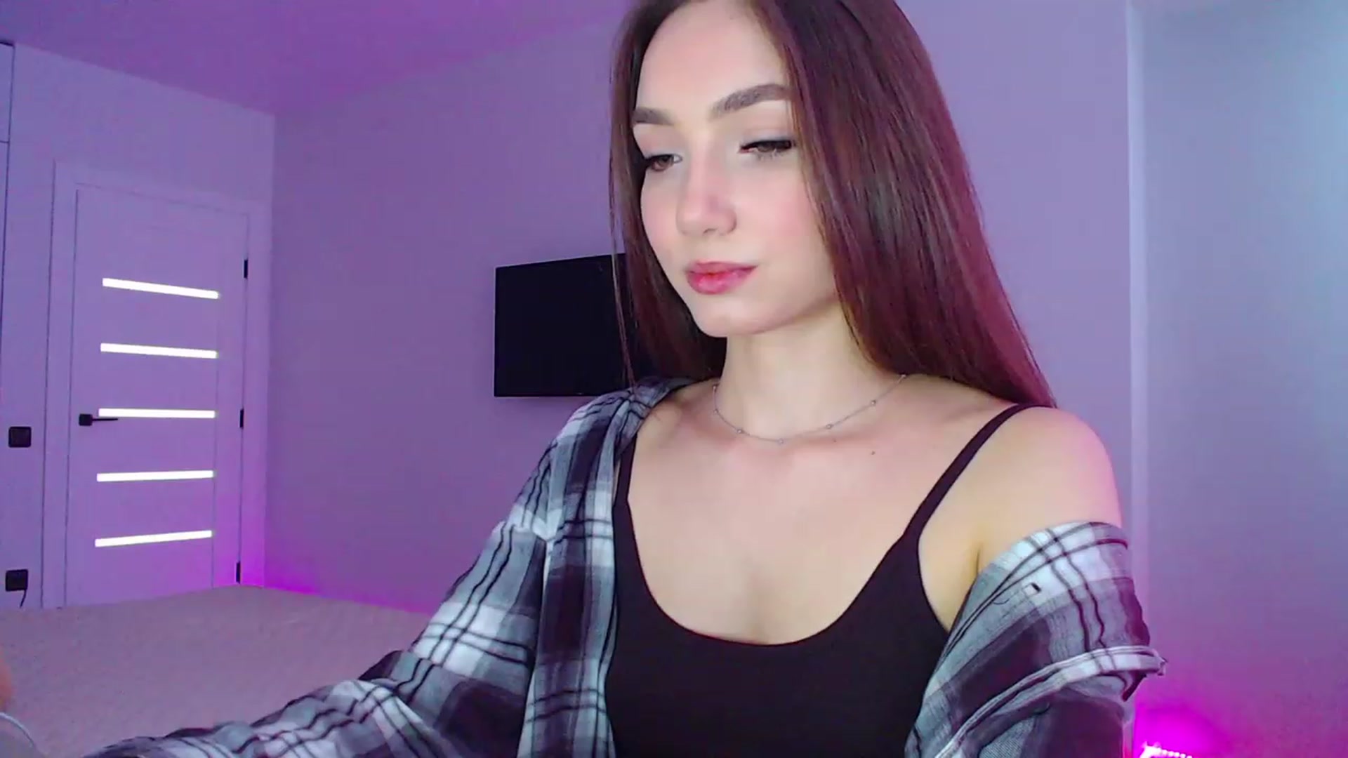 Gallery image thumbnail from Browncat04's myfreecams stream on, 06/26/2023, 13:29 image 10 of 20