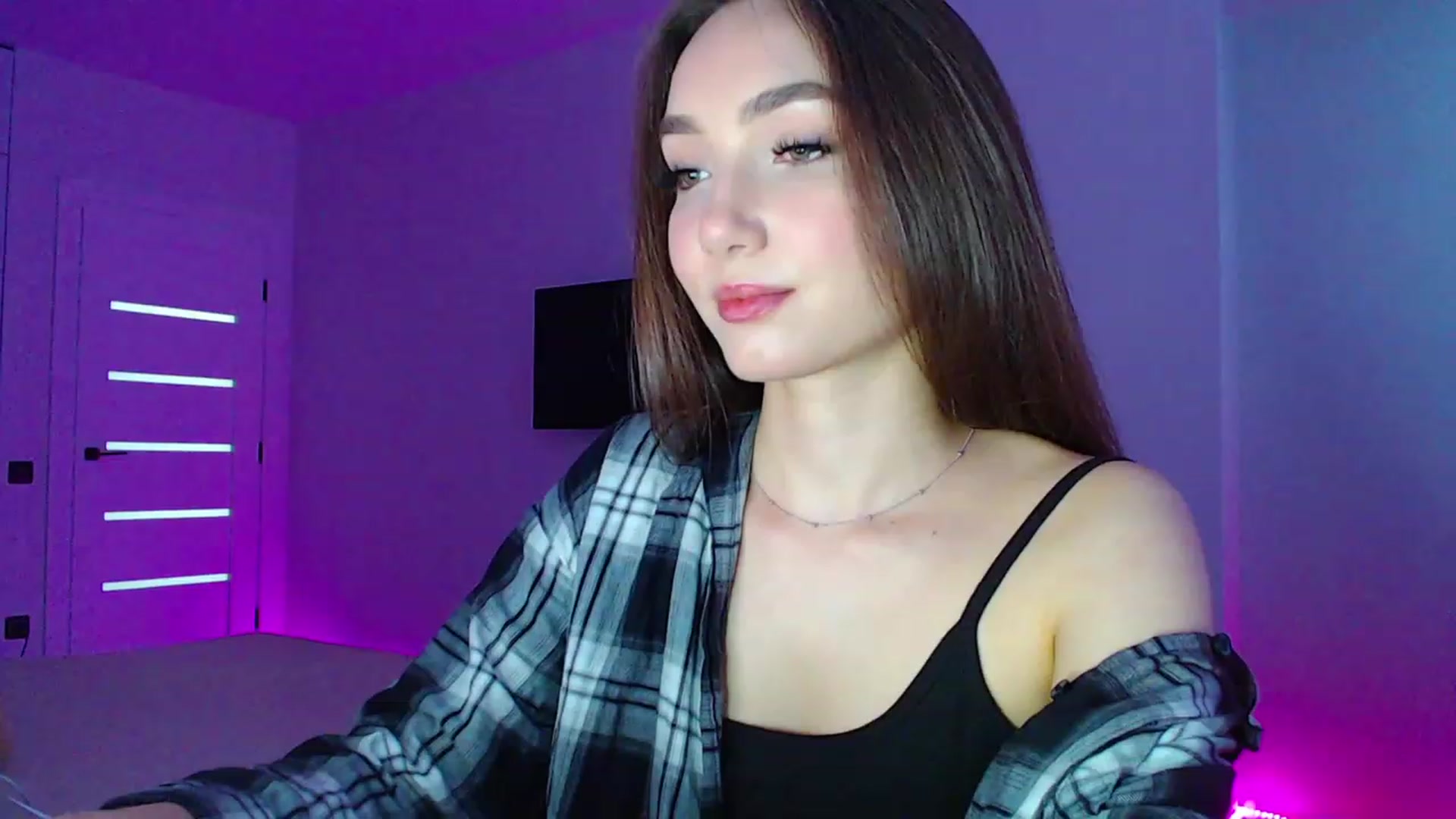 Gallery image thumbnail from Browncat04's myfreecams stream on, 06/26/2023, 13:29 image 1 of 20