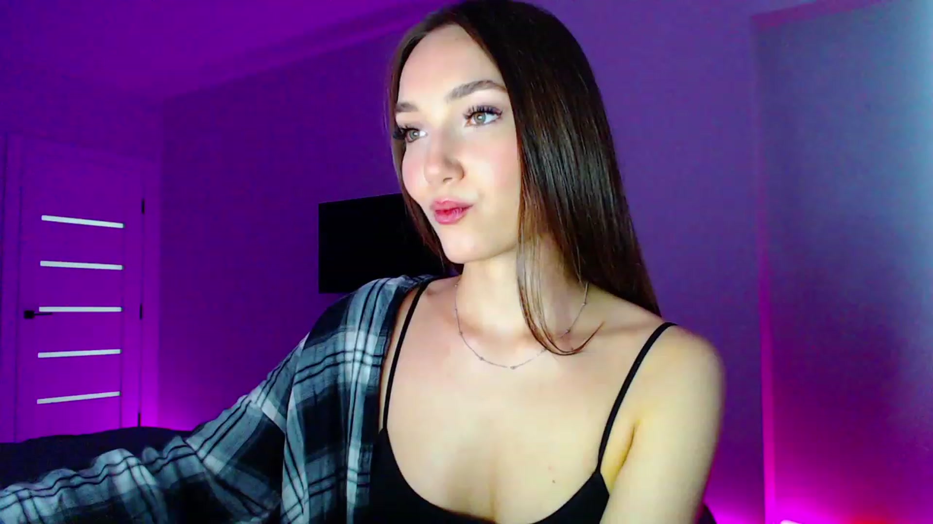 Gallery image thumbnail from Browncat04's myfreecams stream on, 07/06/2023, 16:35 image 2 of 20