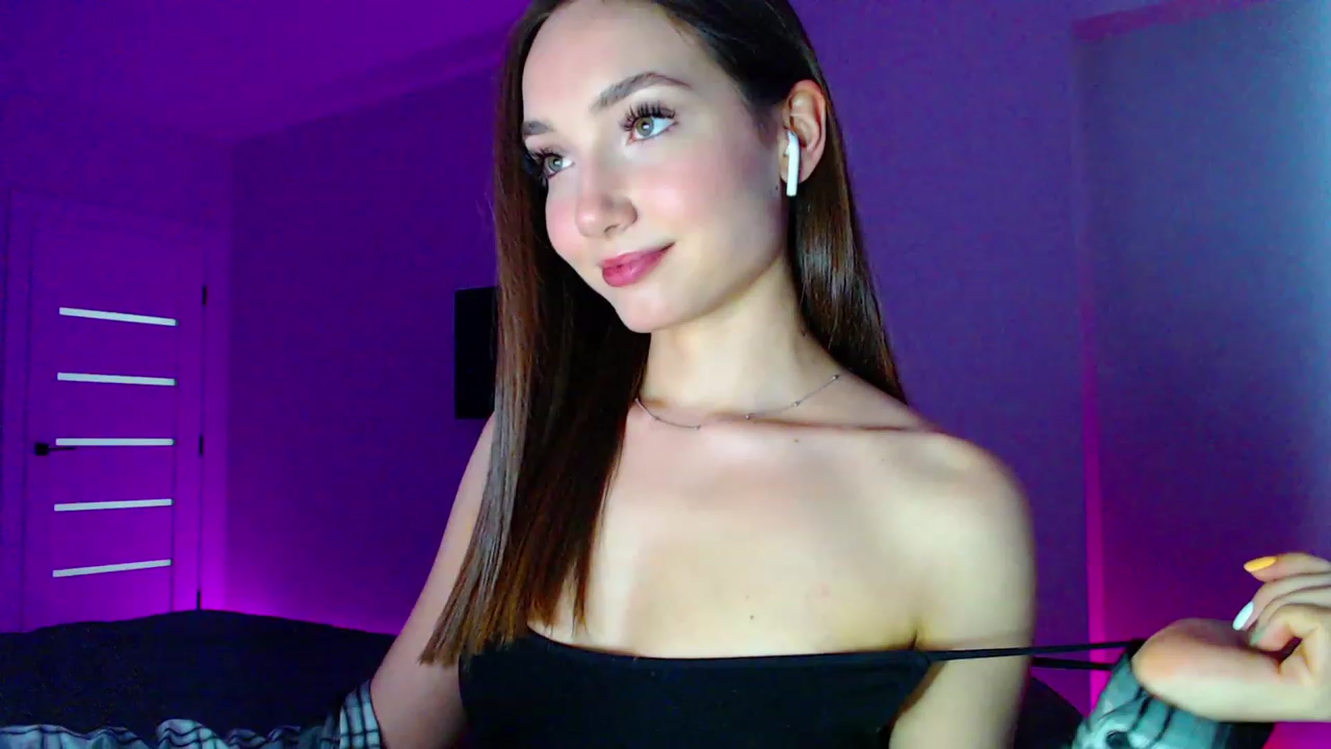 Gallery image thumbnail from Browncat04's myfreecams stream on, 07/06/2023, 16:35 image 7 of 20