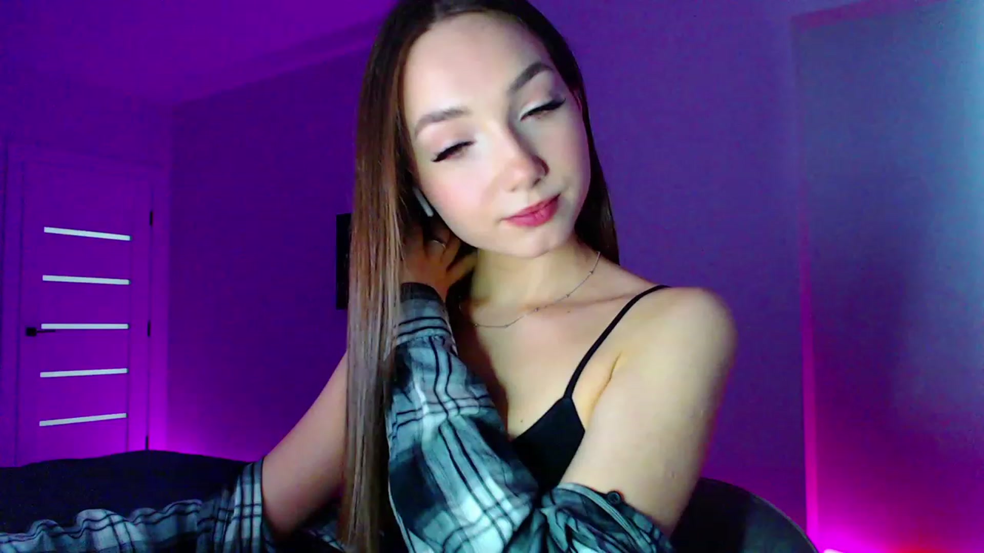 Gallery image thumbnail from Browncat04's myfreecams stream on, 07/06/2023, 16:35 image 6 of 20