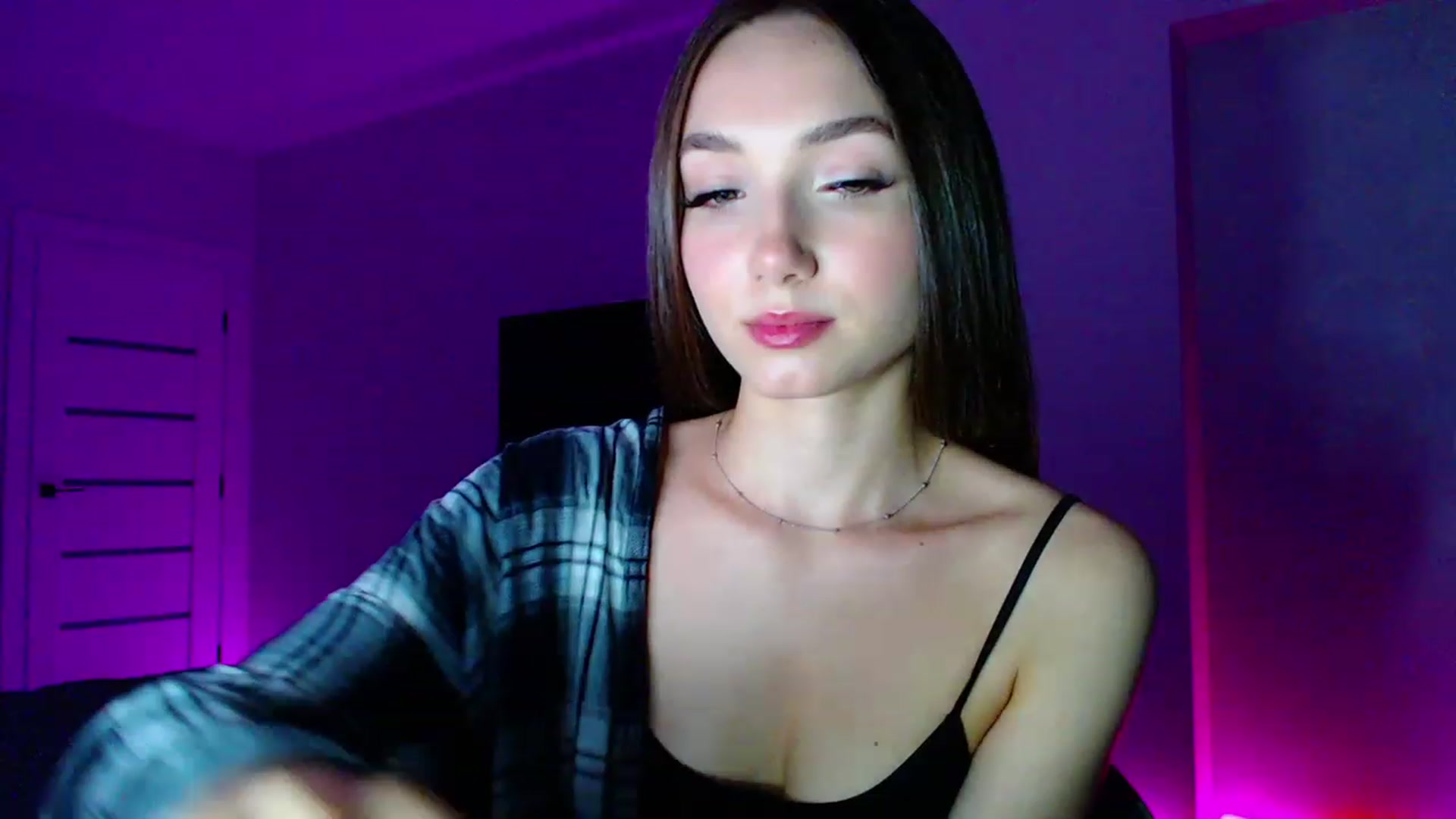 Gallery image thumbnail from Browncat04's myfreecams stream on, 07/06/2023, 17:43 image 17 of 20