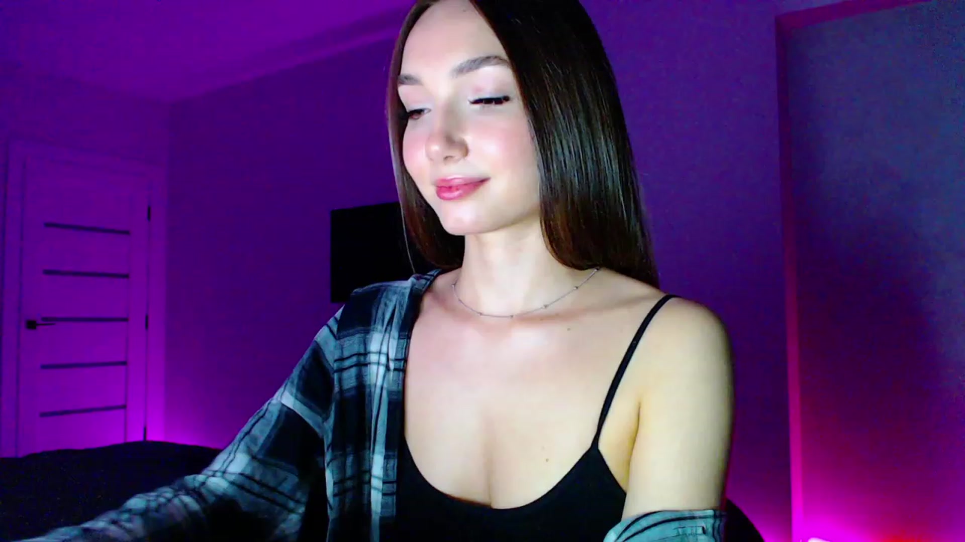 Gallery image thumbnail from Browncat04's myfreecams stream on, 07/06/2023, 17:43 image 12 of 20